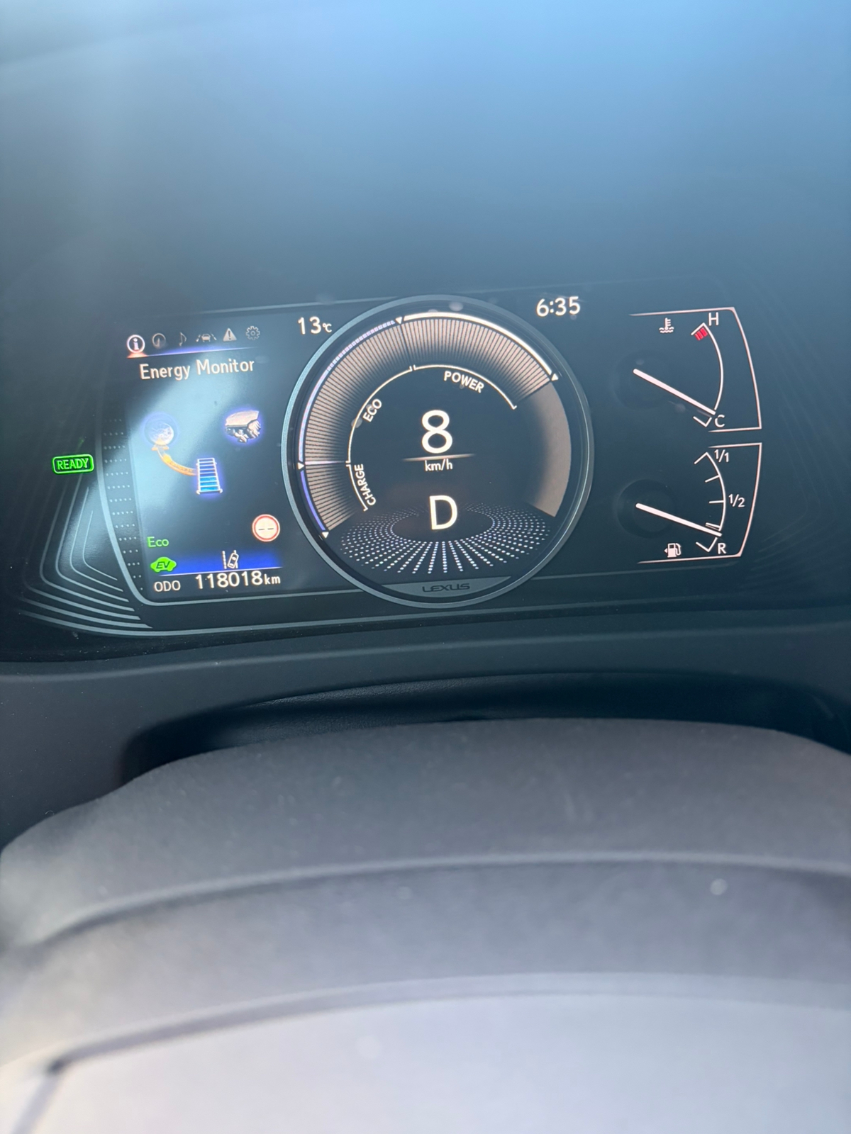 Lexus UX 250h CVT 2023, bild 2/10