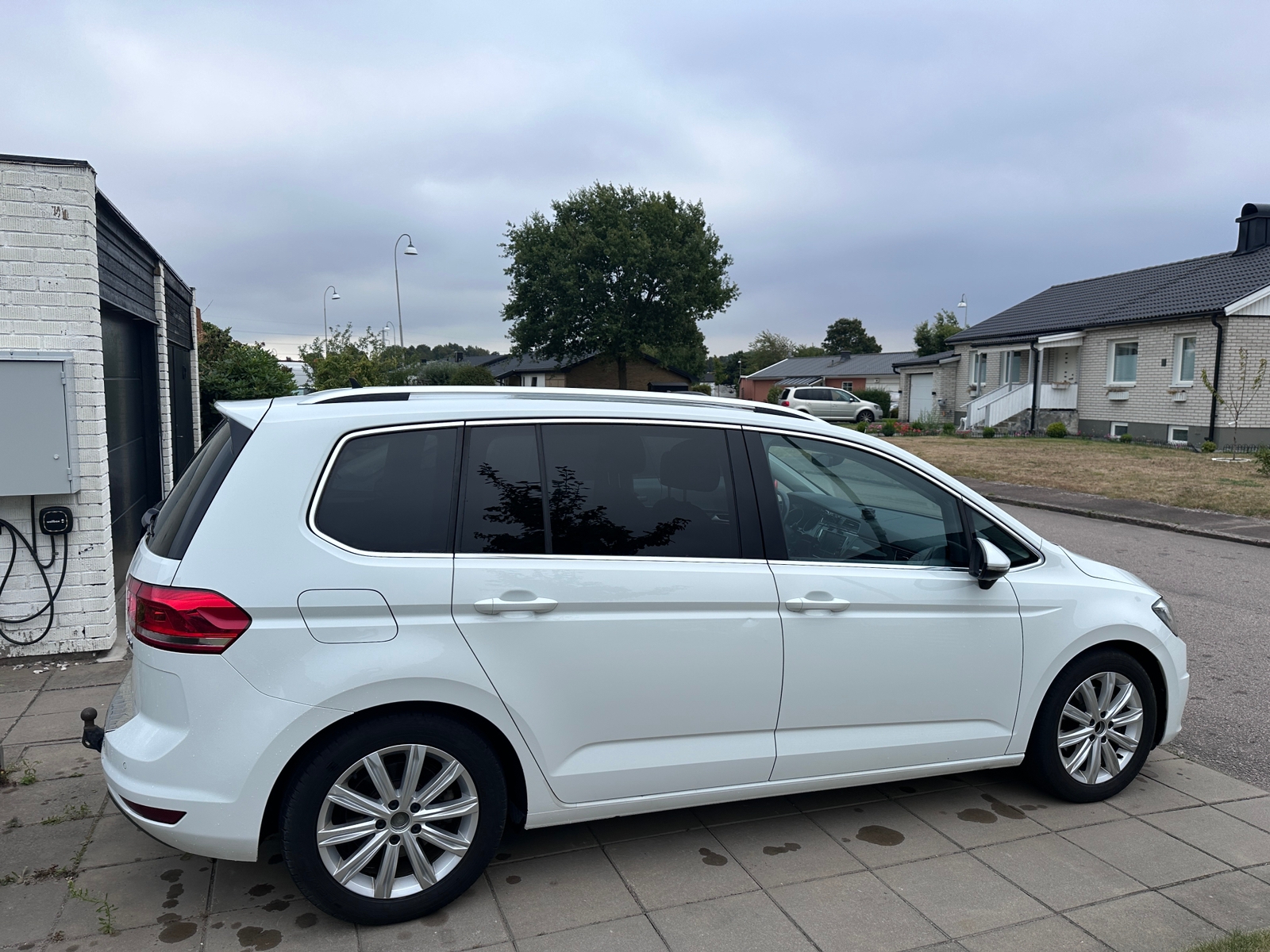 Volkswagen Touran 2016, kuva 4/7
