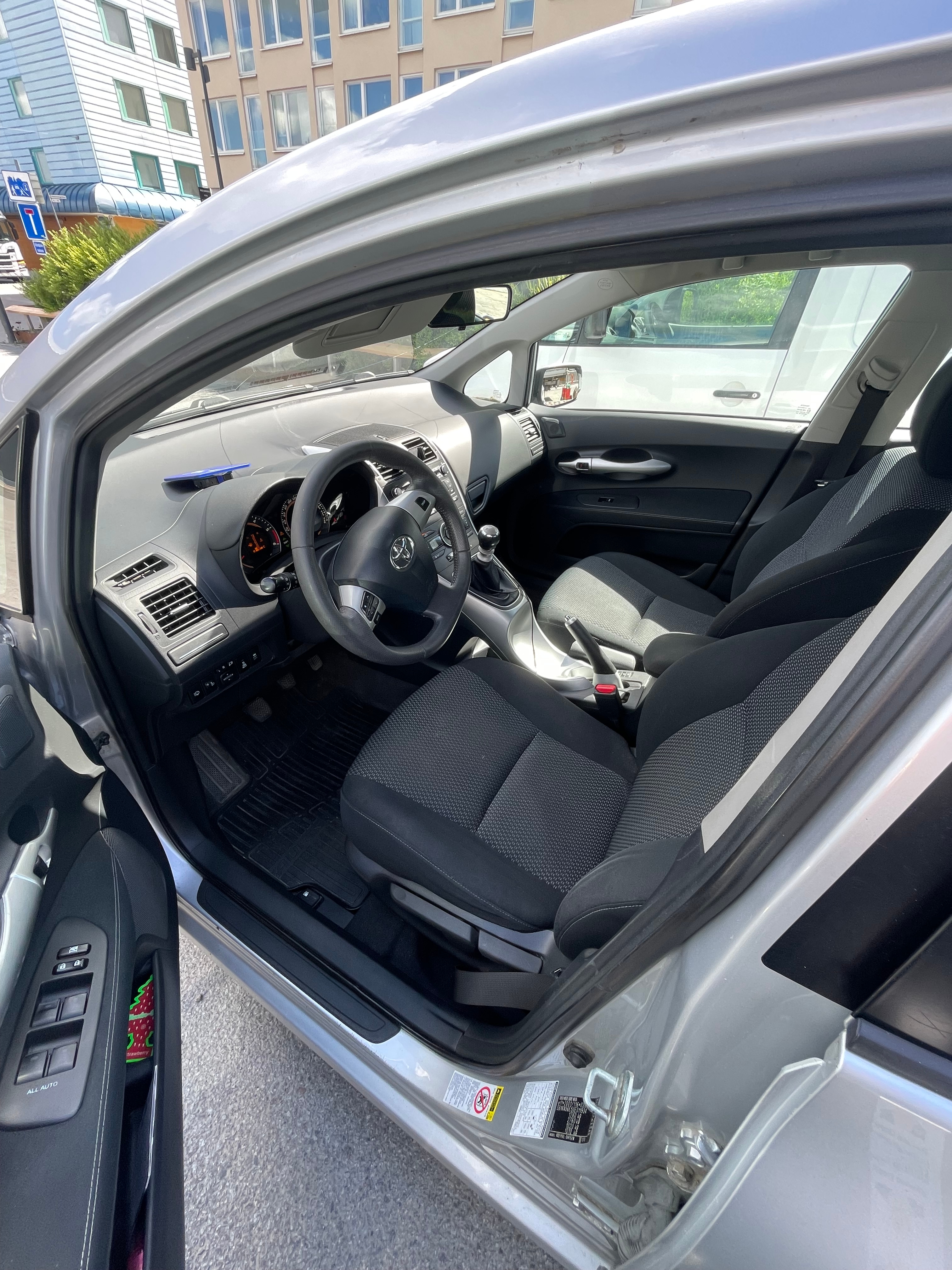 Toyota Auris 5-dörrar 1.4 D-4D Manuell 2011, bild 6/9