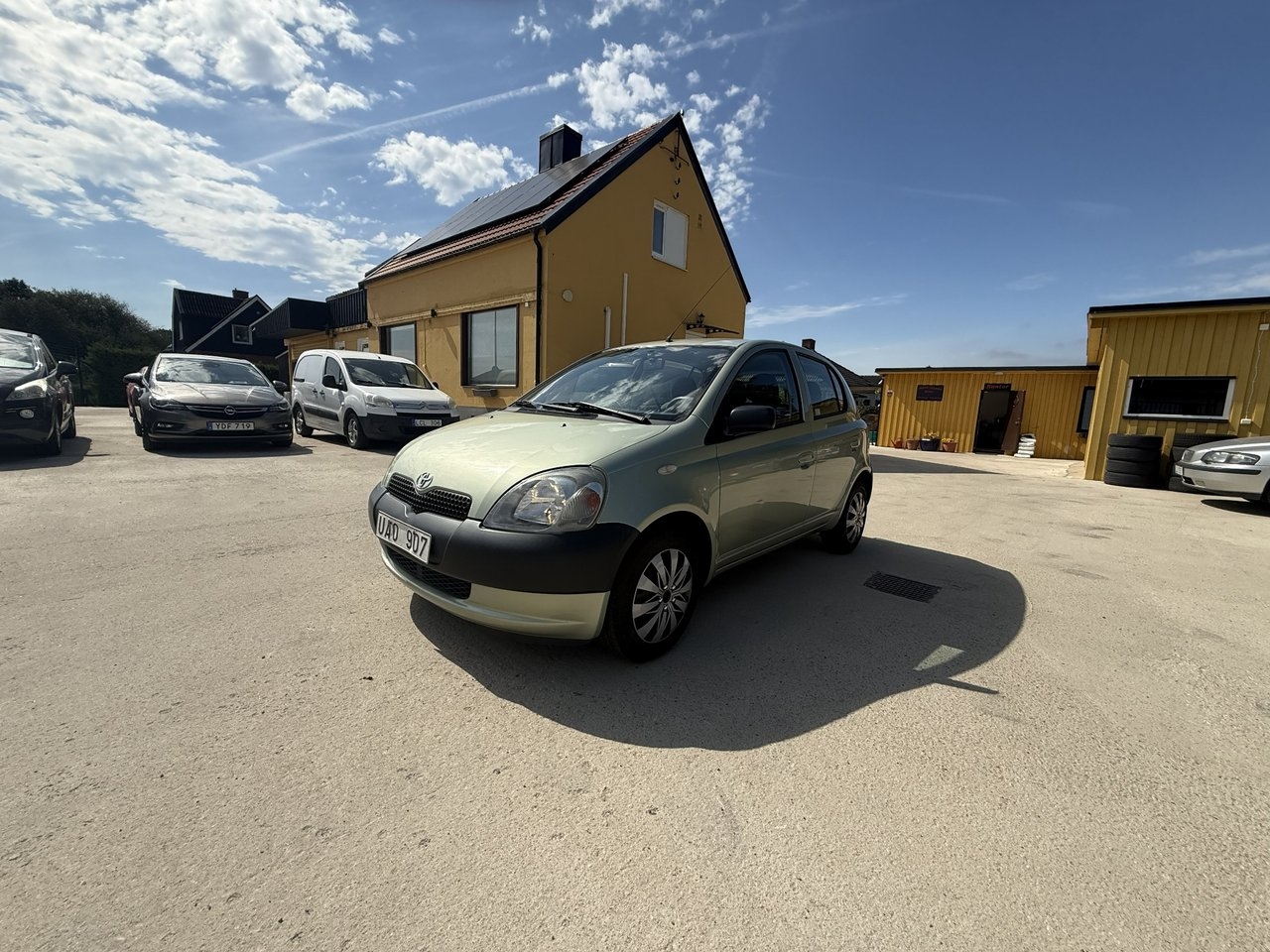 Toyota Yaris 5-dörrar 1.0 VVT-i 2003, bild 2/10