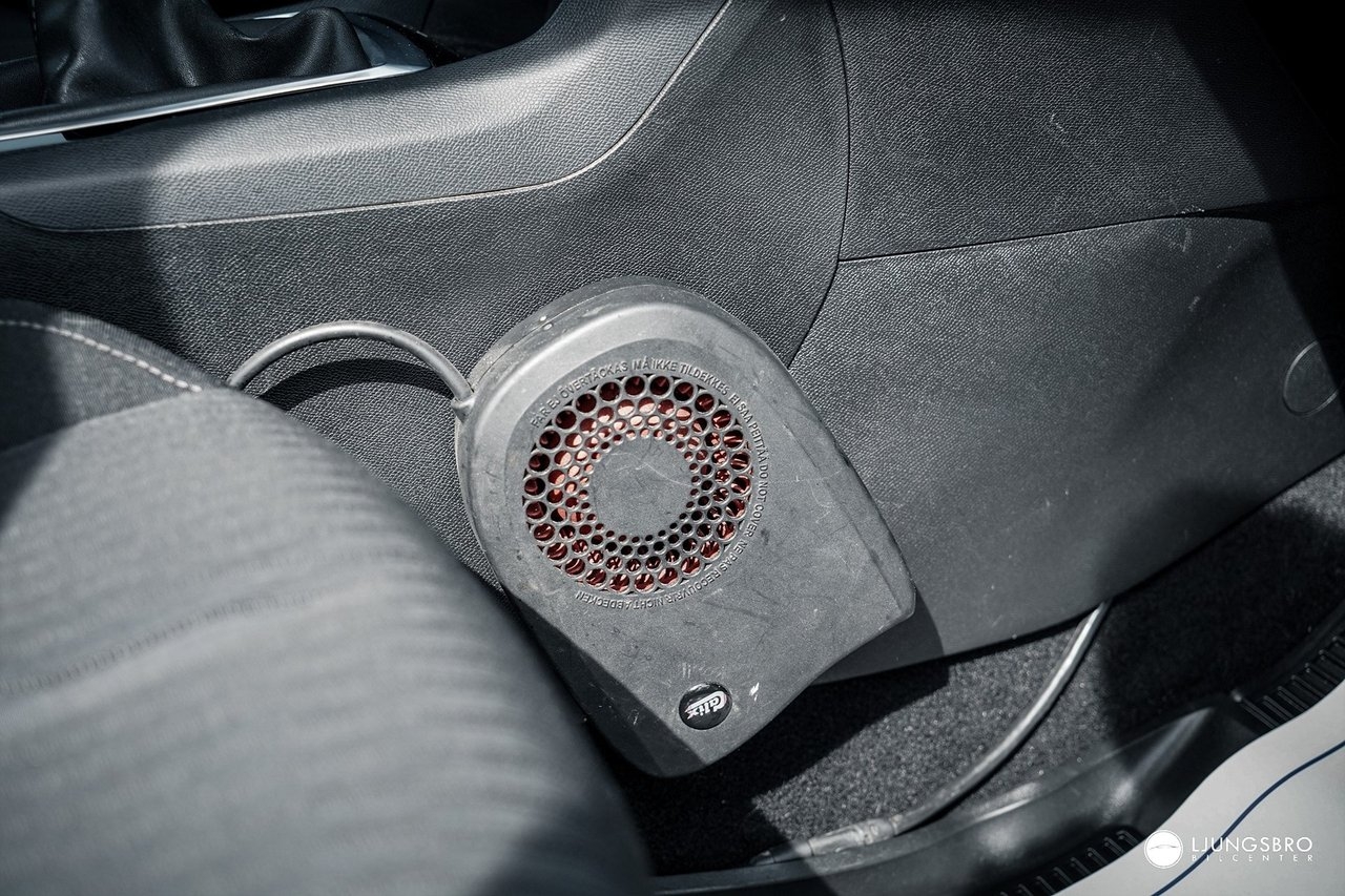 Peugeot 308 2017, bild 8/8