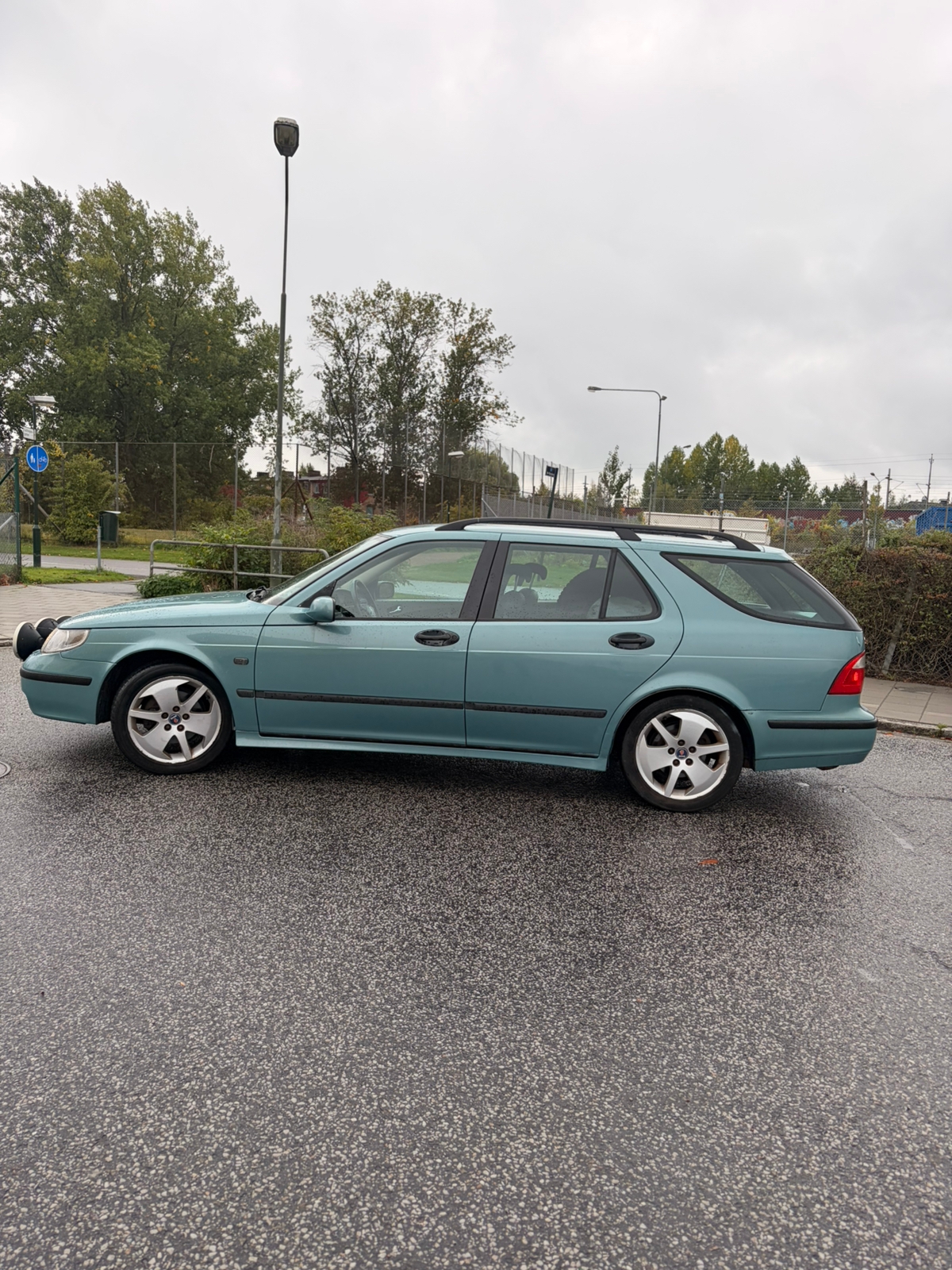Saab 9-5 SportCombi 2.0 T Manuell 2004, bild 2/3