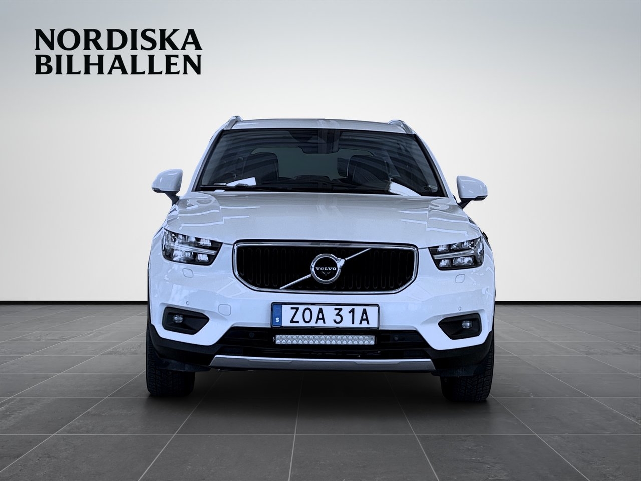 Volvo XC40 2020, photo 2/10