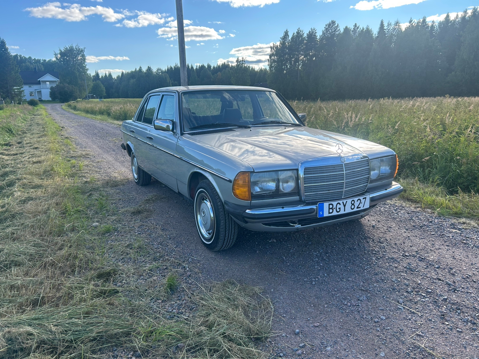Mercedes-Benz 200 Manuell 1985, bild 2/9