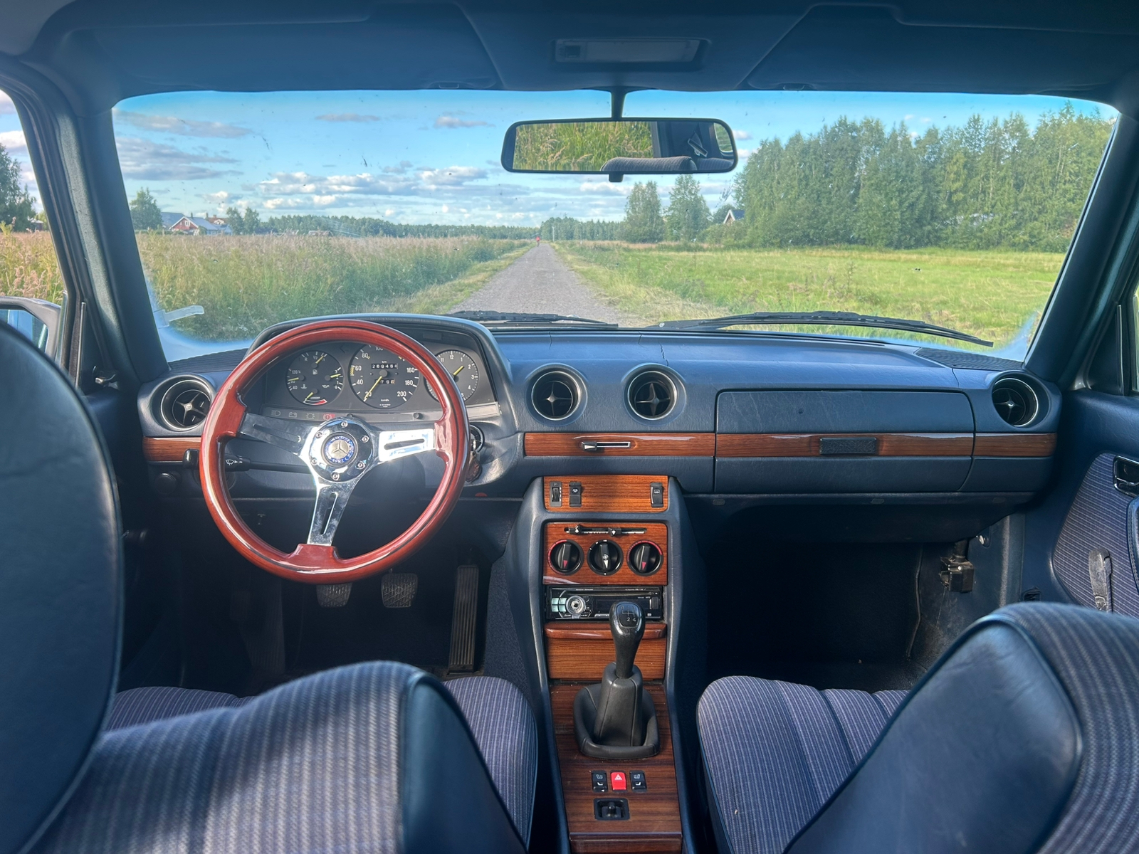 Mercedes-Benz 200 Manuell 1985, bild 6/9
