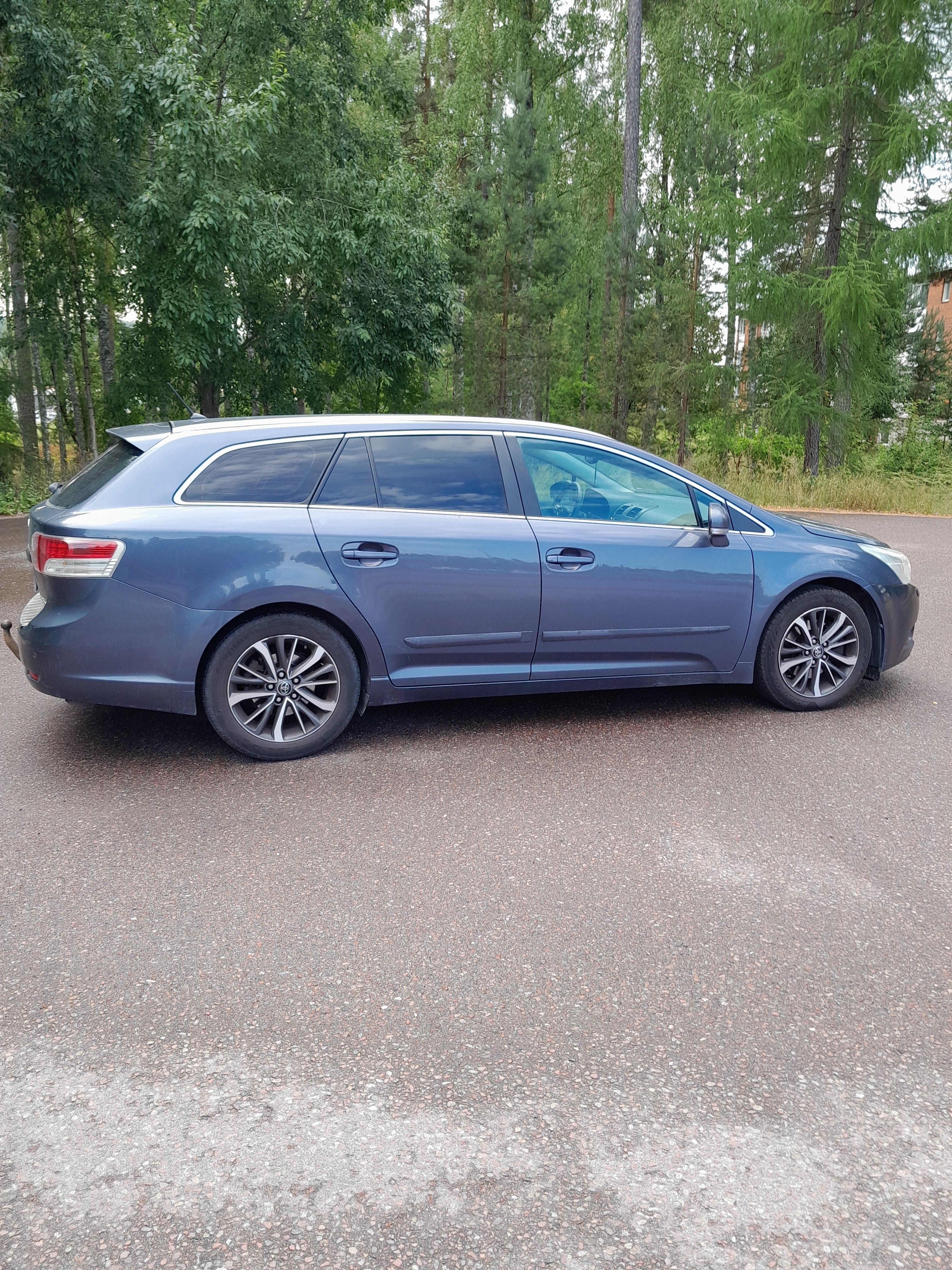 Toyota Avensis 2010, bild 4/10