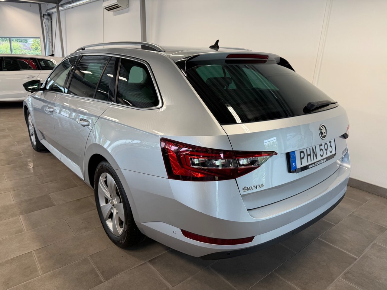 Skoda Superb 2017, bild 4/10