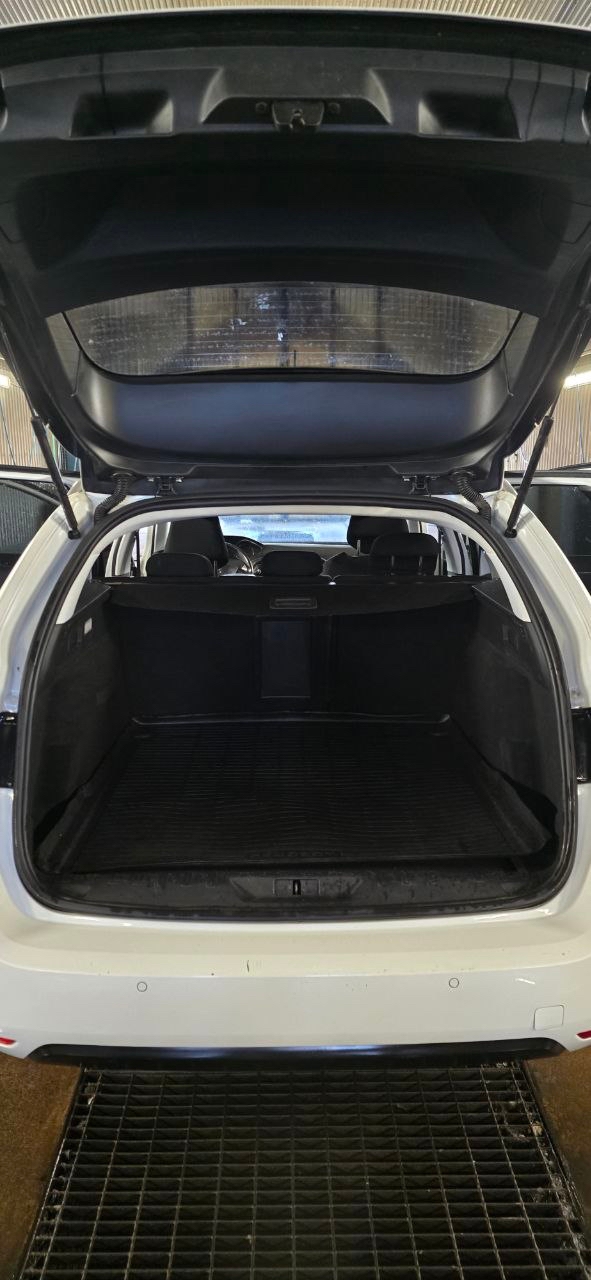 Peugeot 308 SW 1.6 BlueHDi 120 8v EAT 2015, bild 7/8