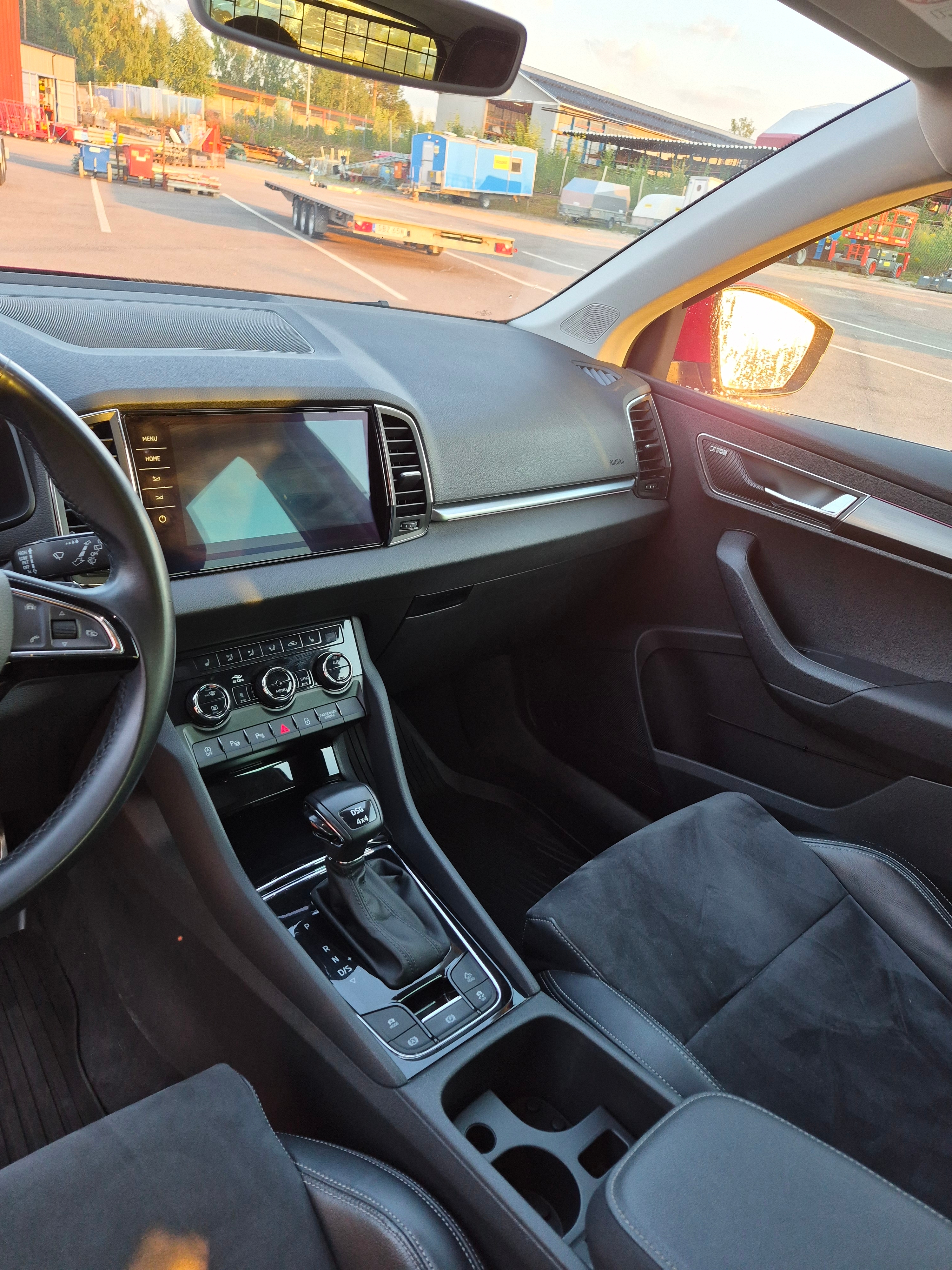 Skoda Karoq 2.0 TDI 4x4 DSG Sekventiell 2018, bild 6/10