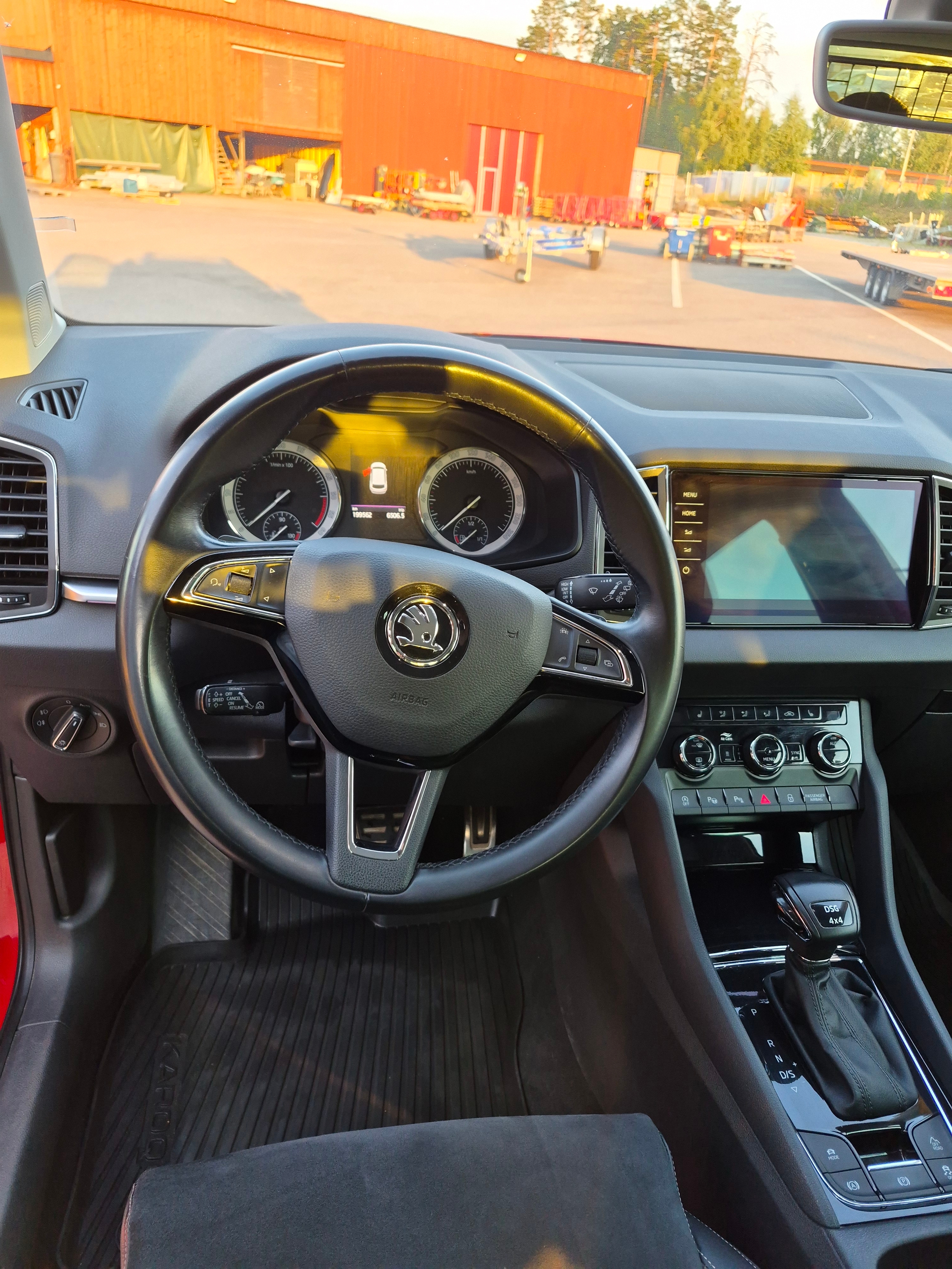 Skoda Karoq 2.0 TDI 4x4 DSG Sekventiell 2018, bild 5/10