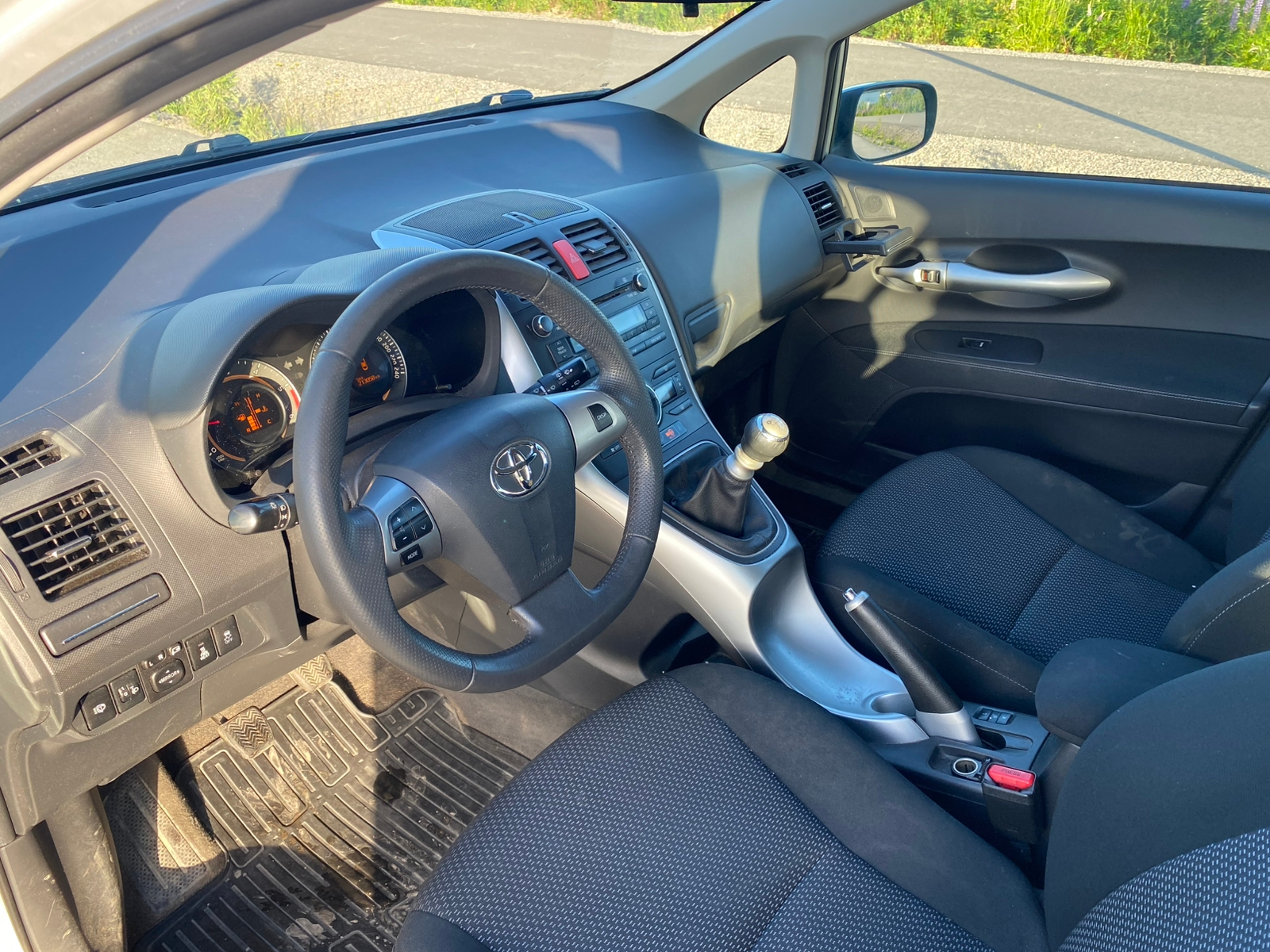 Toyota Auris 5-dörrar 1.4 D-4D Manuell 2011, bild 5/8