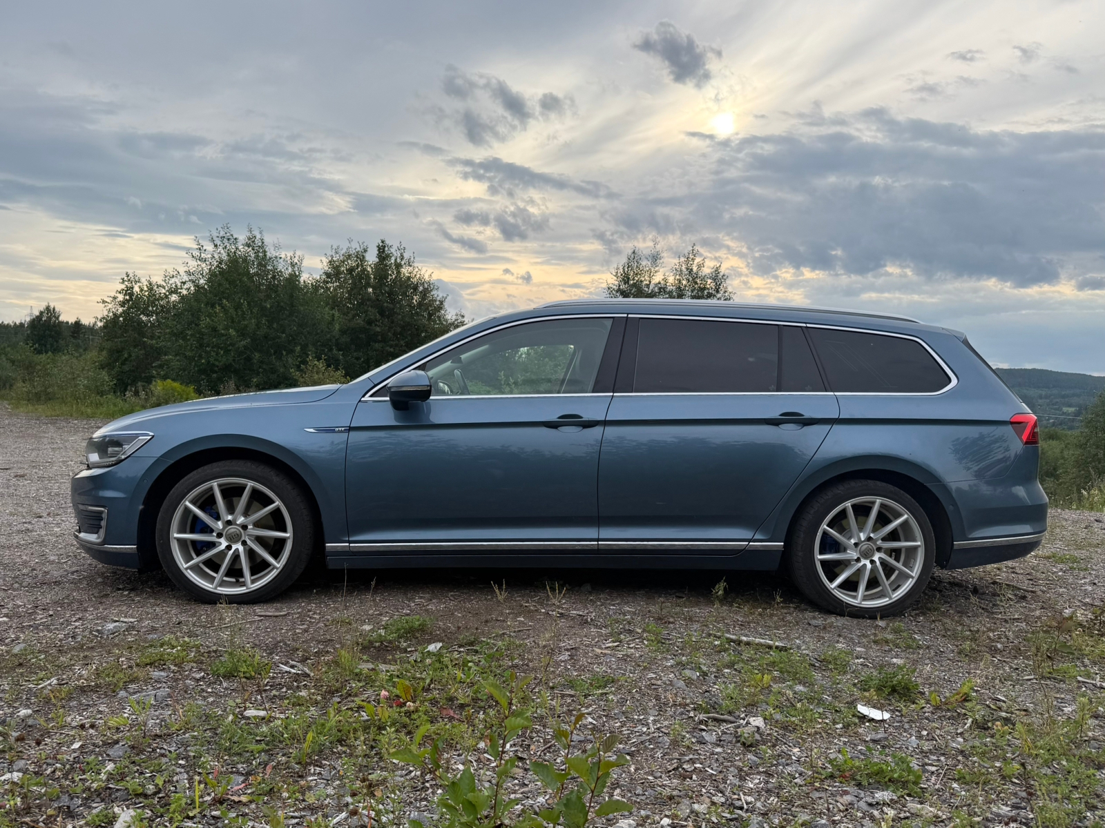 Volkswagen Passat 2017, bild 2/10