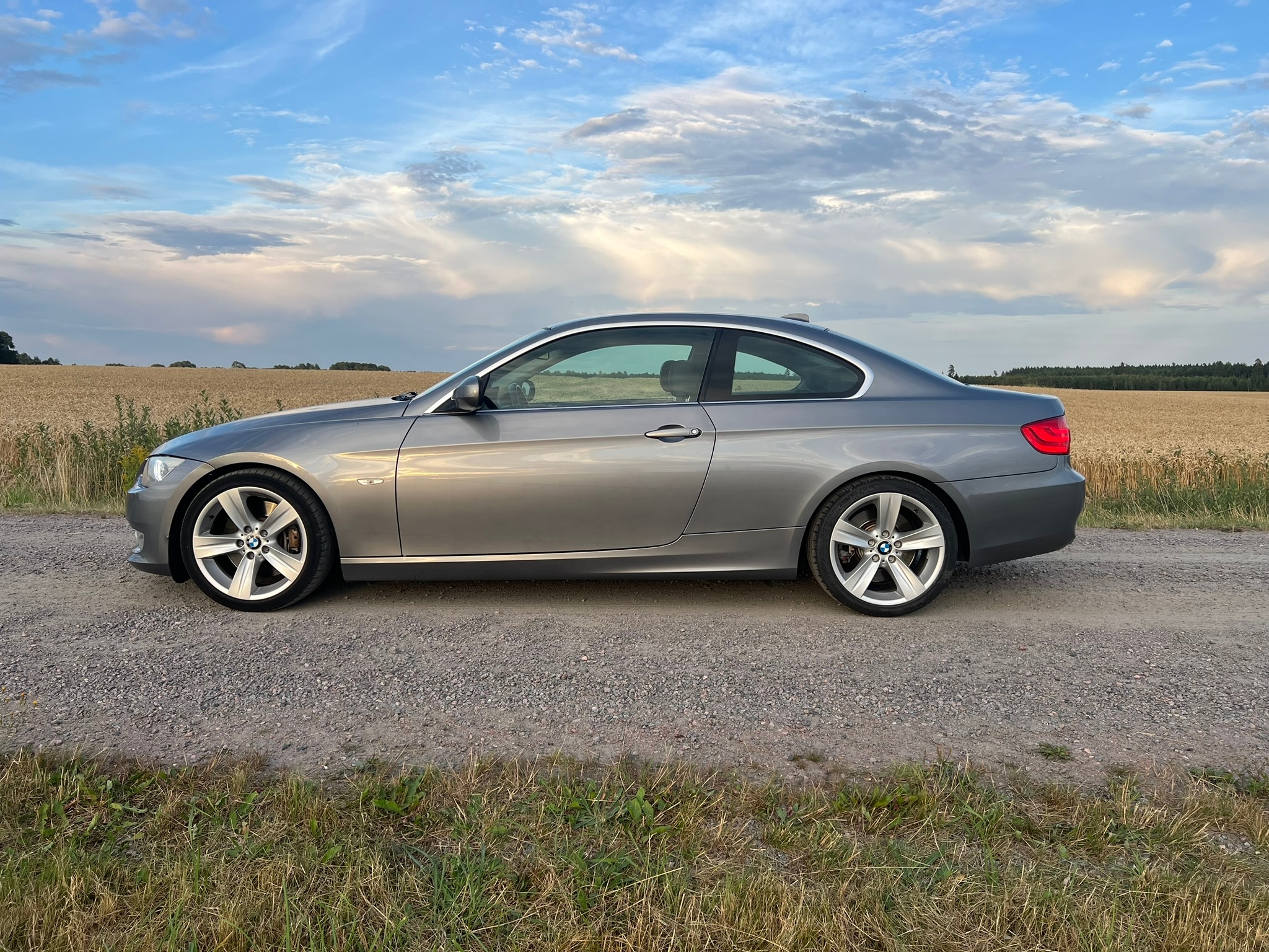 BMW 335 i Coupé Manuell 2010, photo 4/8