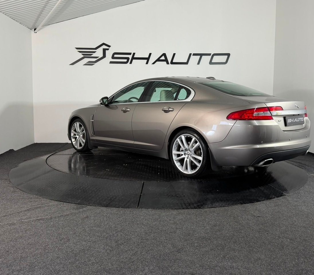 Jaguar XF 3.0 V6 2010, kuva 7/10
