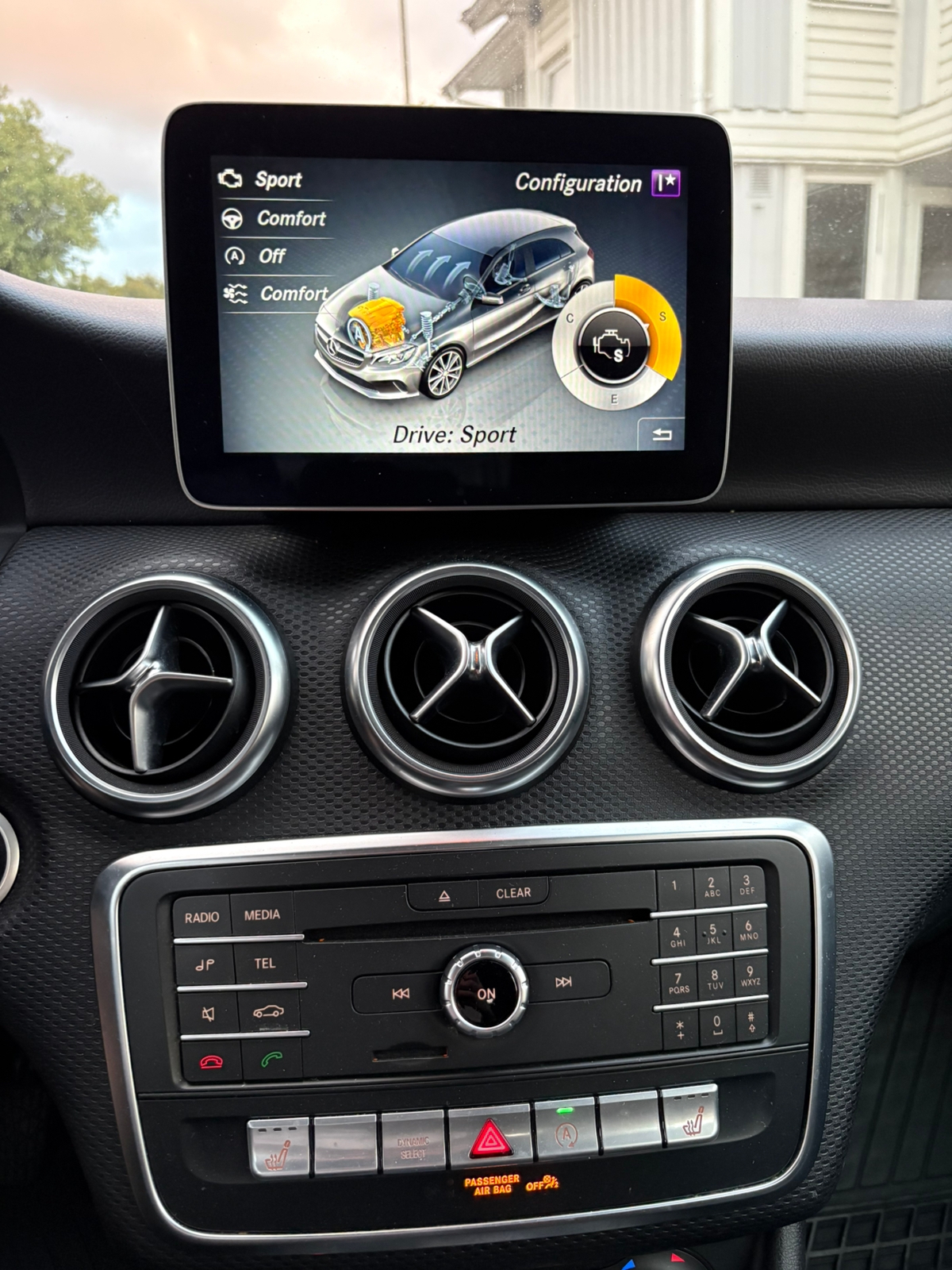 Mercedes-Benz A 180 Manuell 2018, bild 7/8