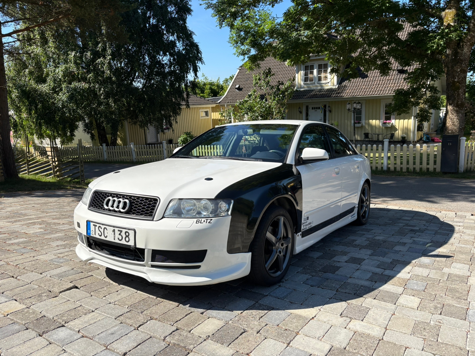Audi A4 Sedan 2.0 Manuell 2003, bild 2/10