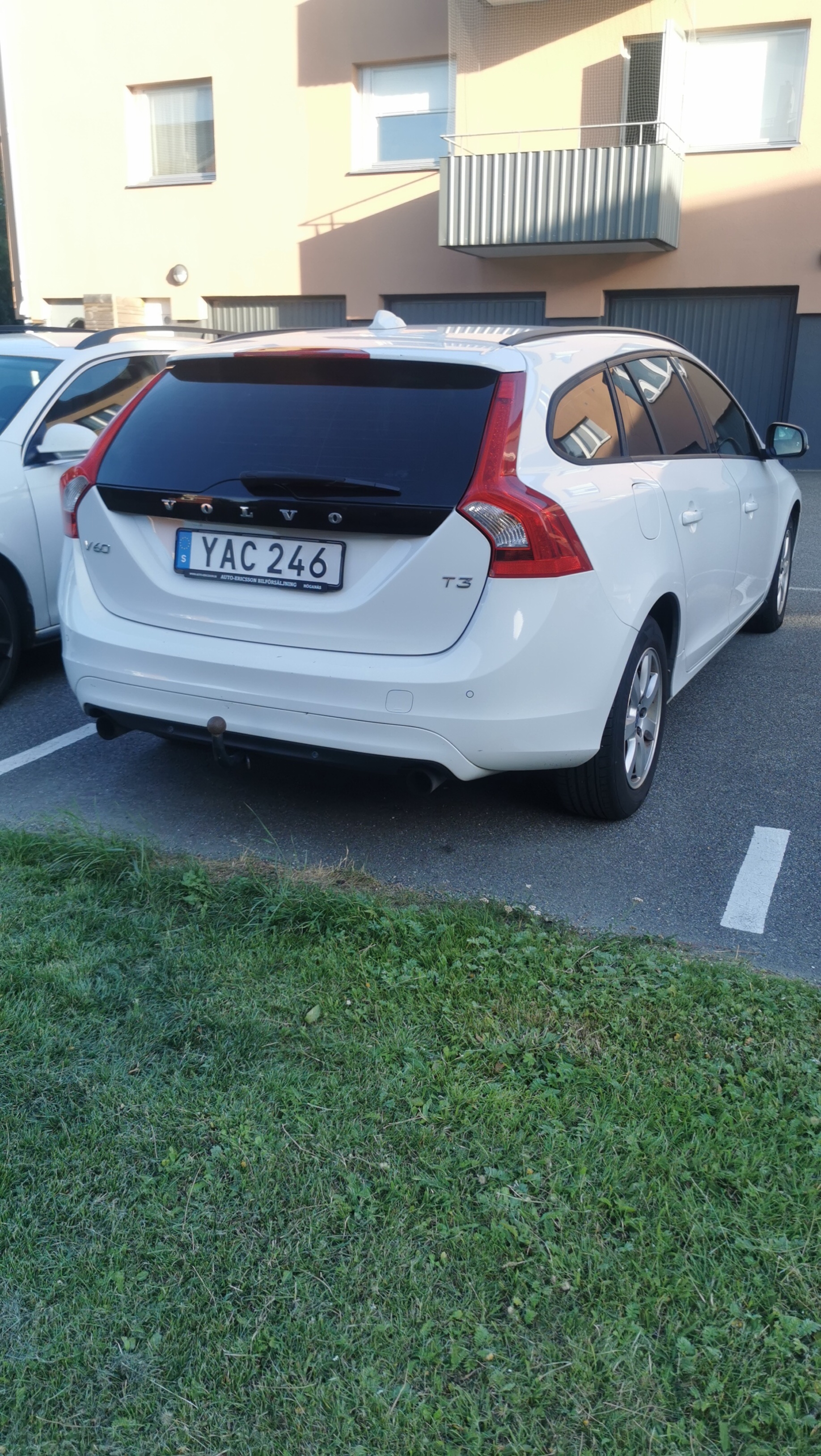 Volvo V60 T3 Manuell 2016, bild 2/5