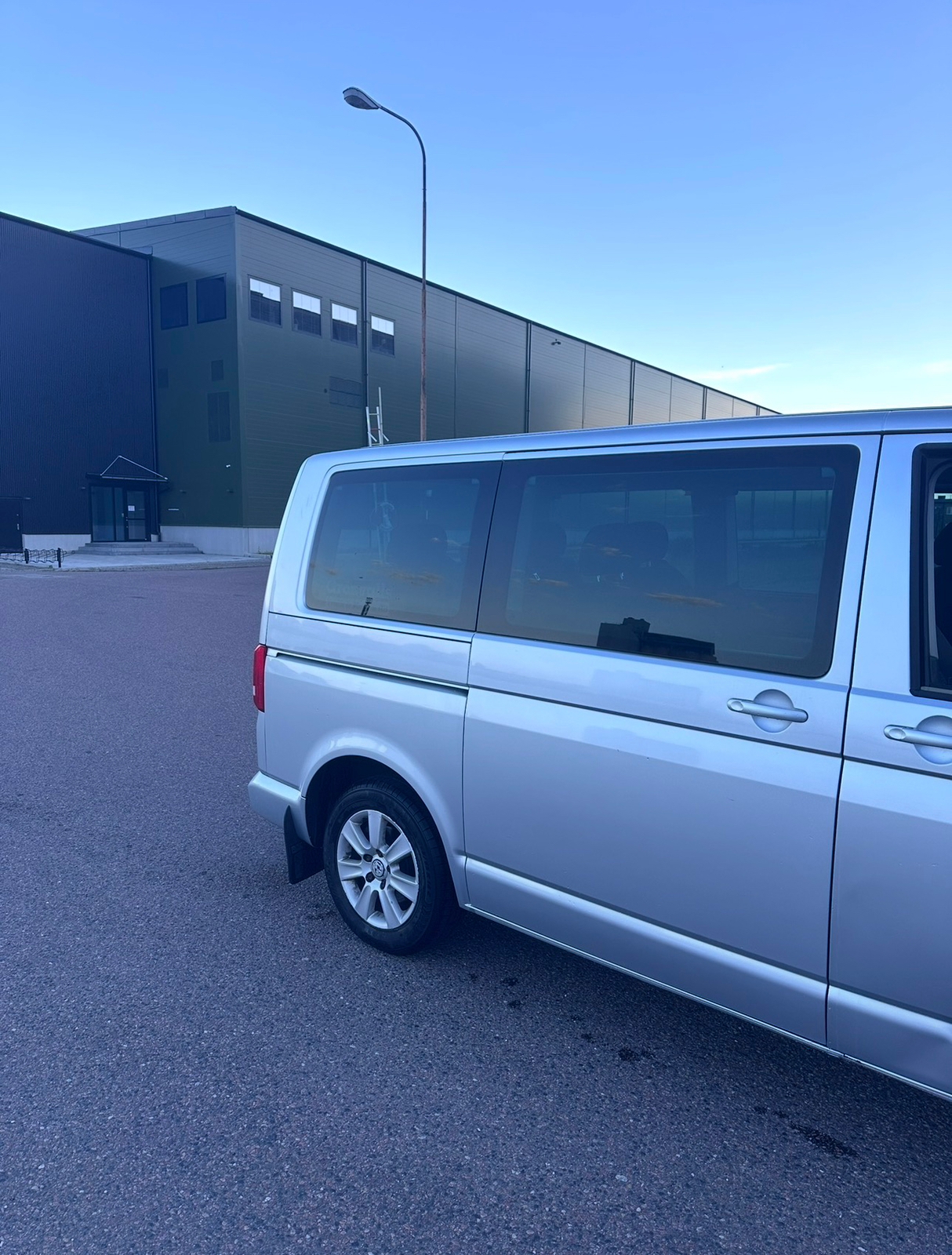 Volkswagen Multivan 2010, bild 5/8