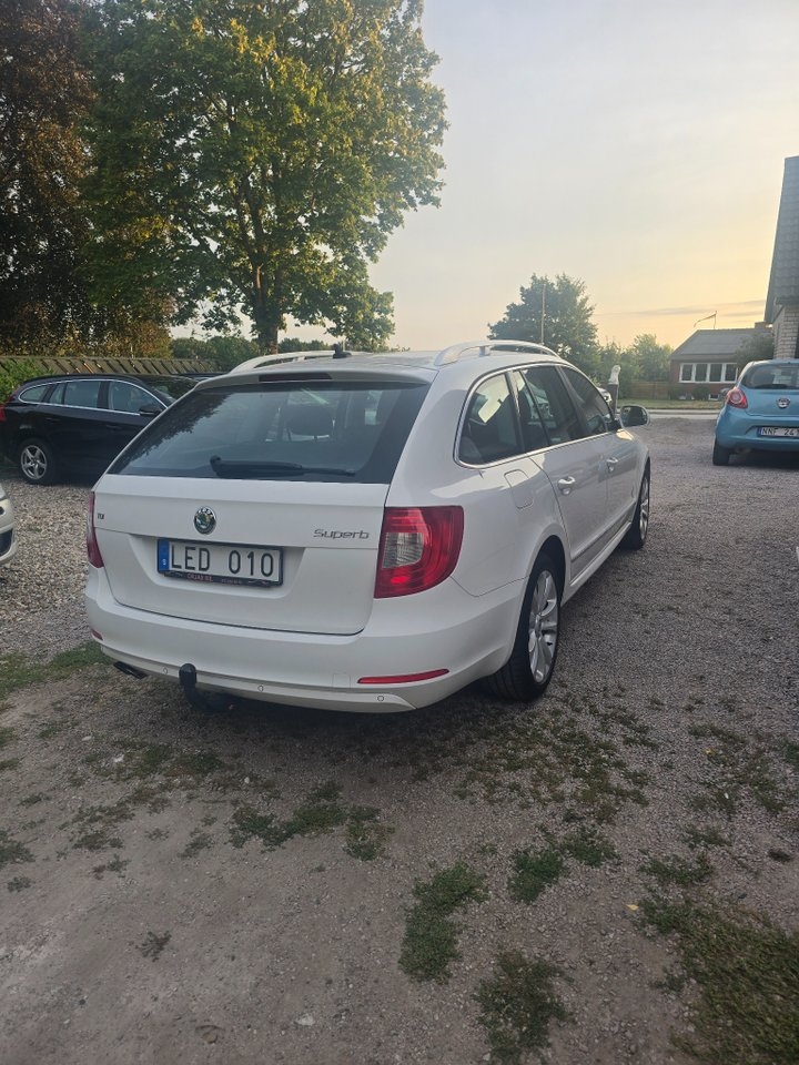 Skoda Superb 2013, bild 4/10