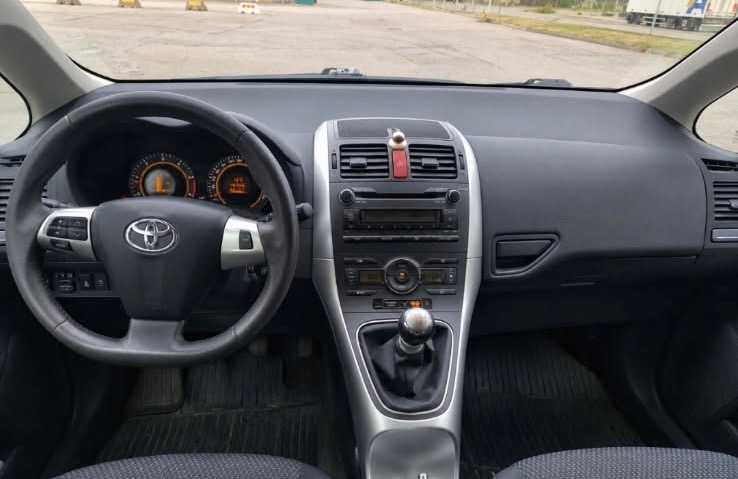 Toyota Auris 5-dörrar 1.4 D-4D Manuell 2010, bild 7/7