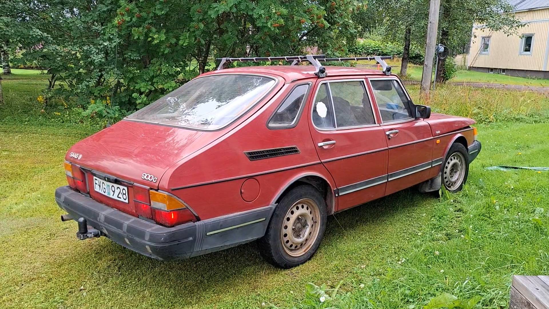 Saab 900