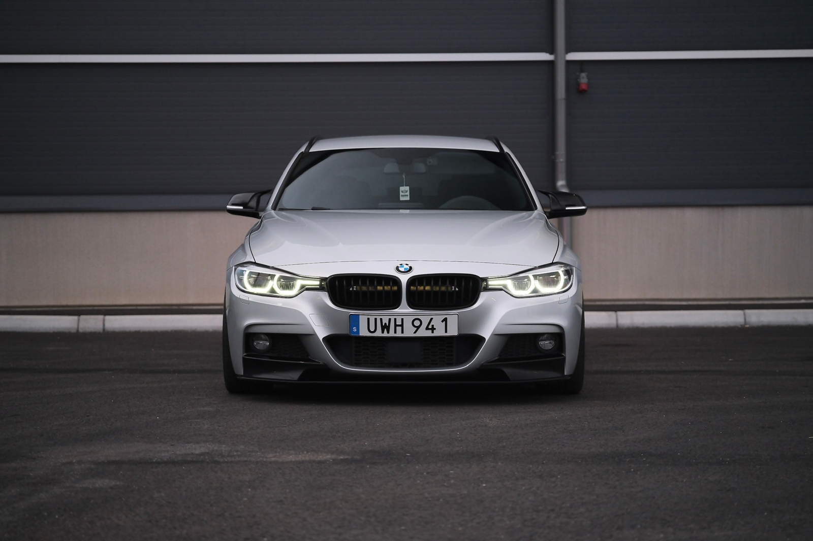 BMW 320 d Touring Steptronic 2017, bild 2/9