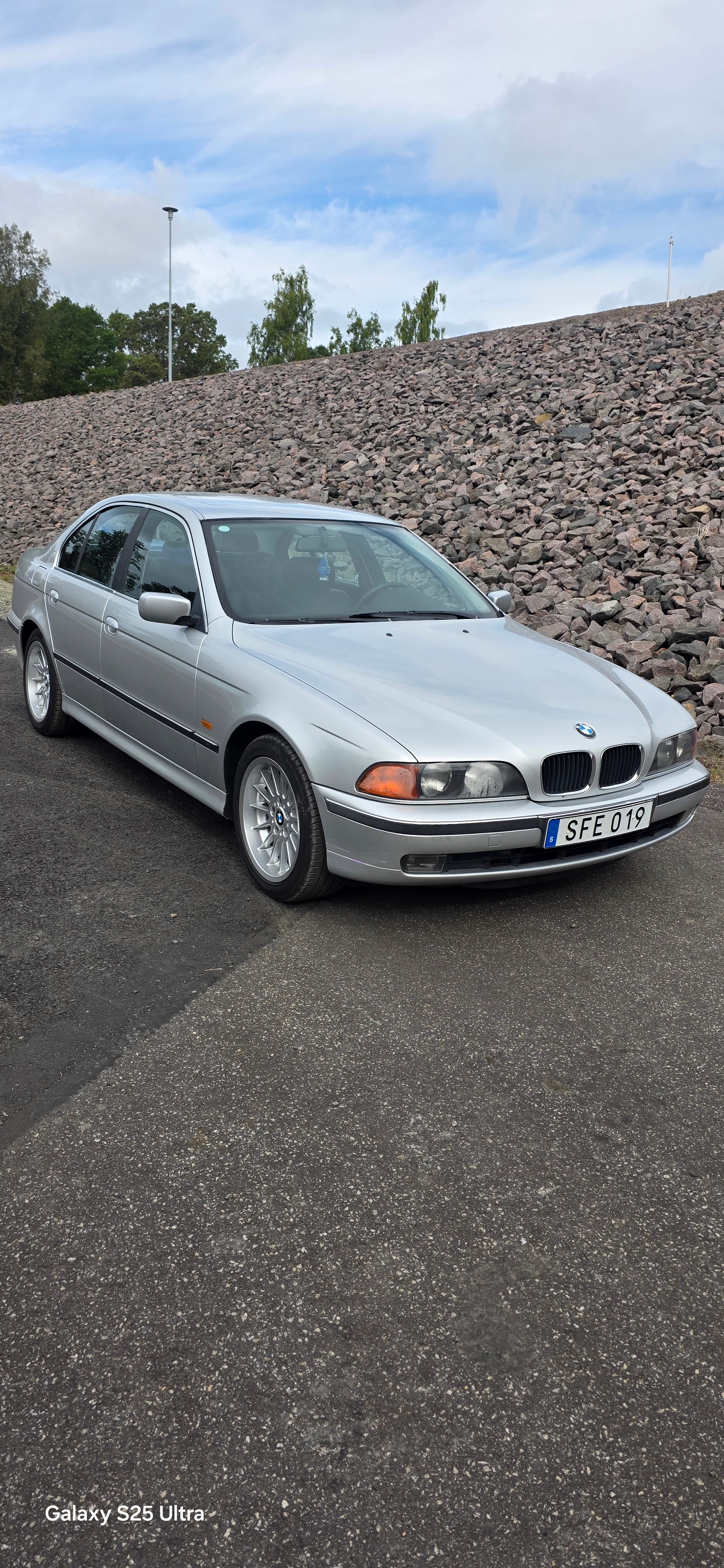 BMW 528