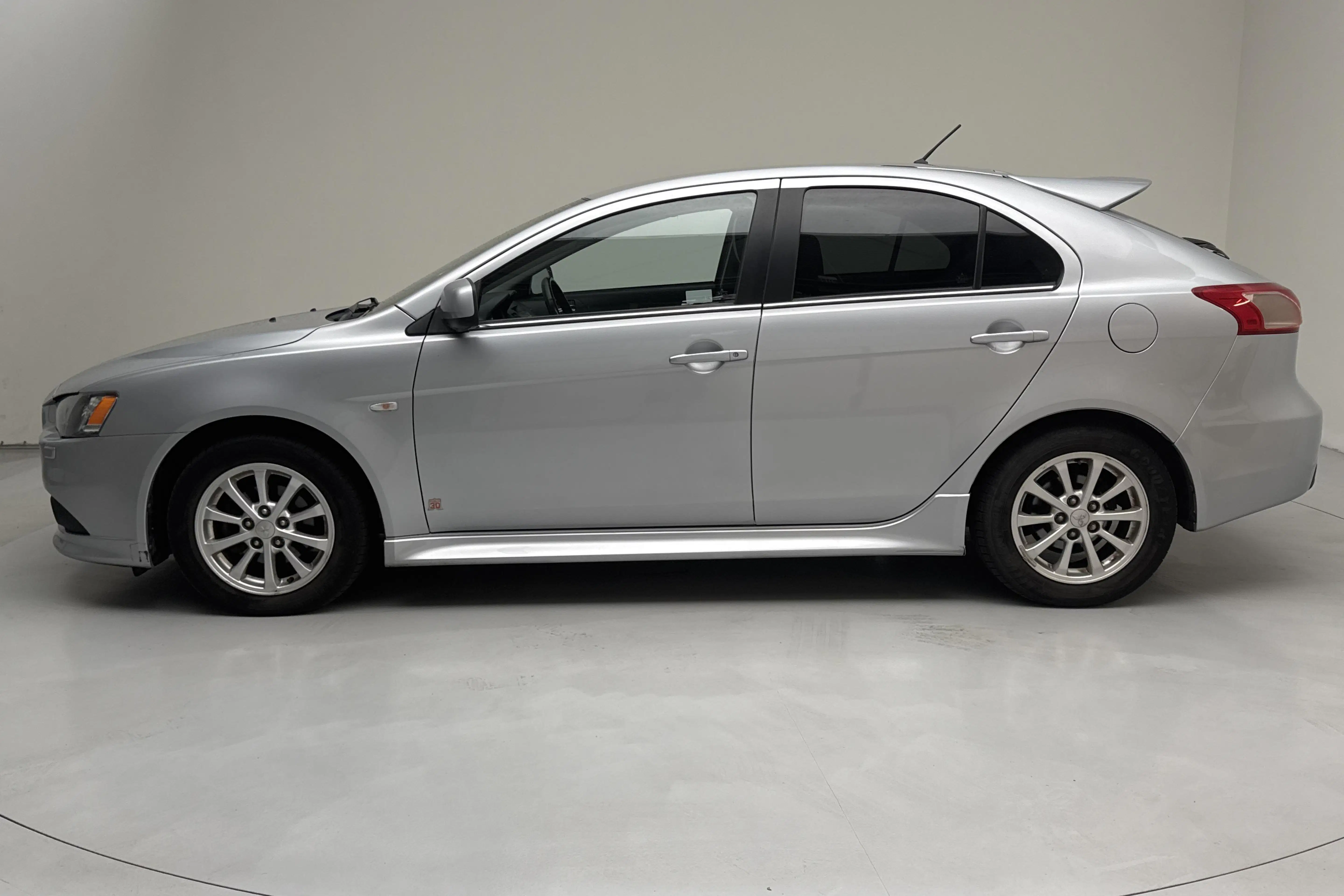 Mitsubishi Lancer 2011, bild 3/8