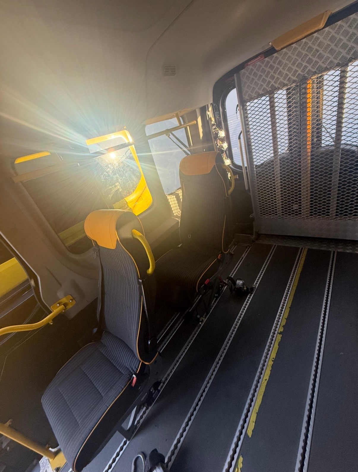 Ford Transit 350 Kombi 2.0 TDCi Manuell 2017, bild 5/6