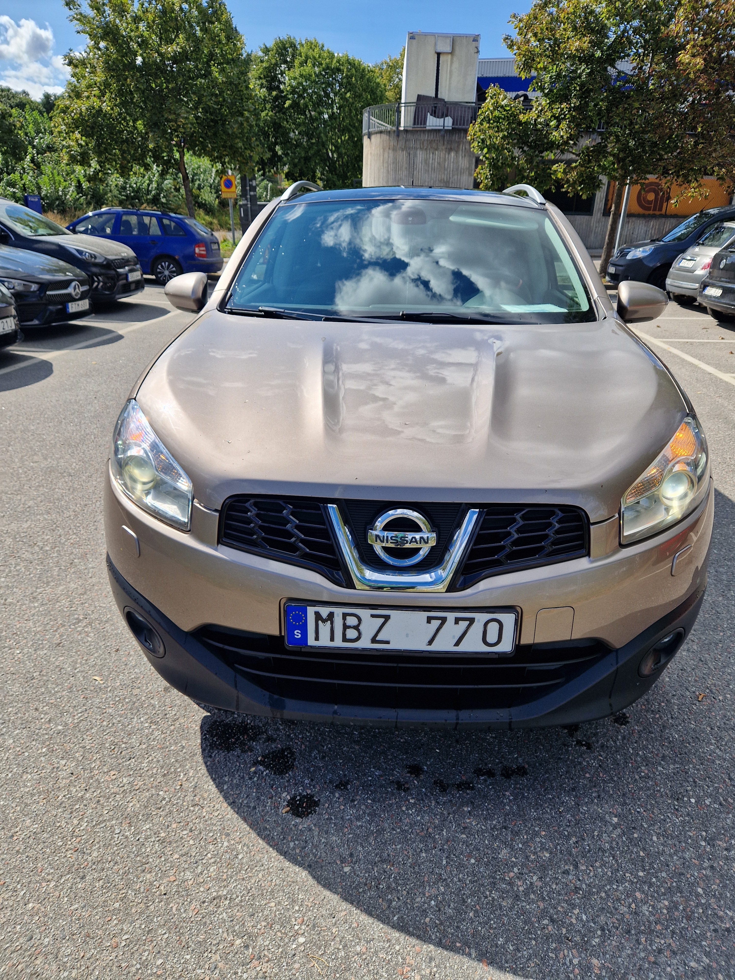 Nissan Qashqai 2.0 CVT 2011, bild 2/4