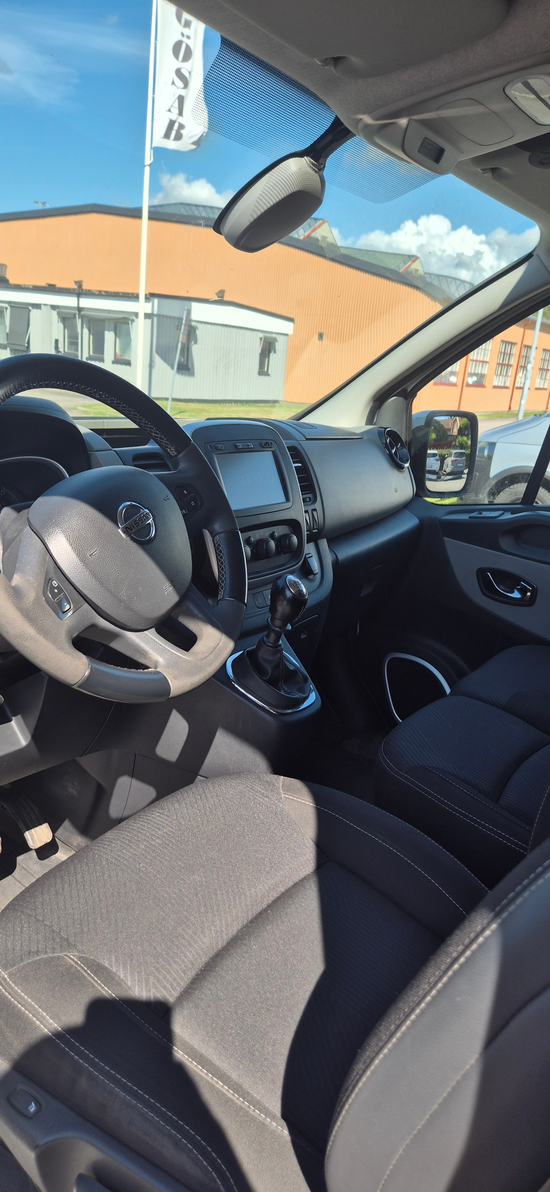 Nissan NV300 2018, bild 6/8