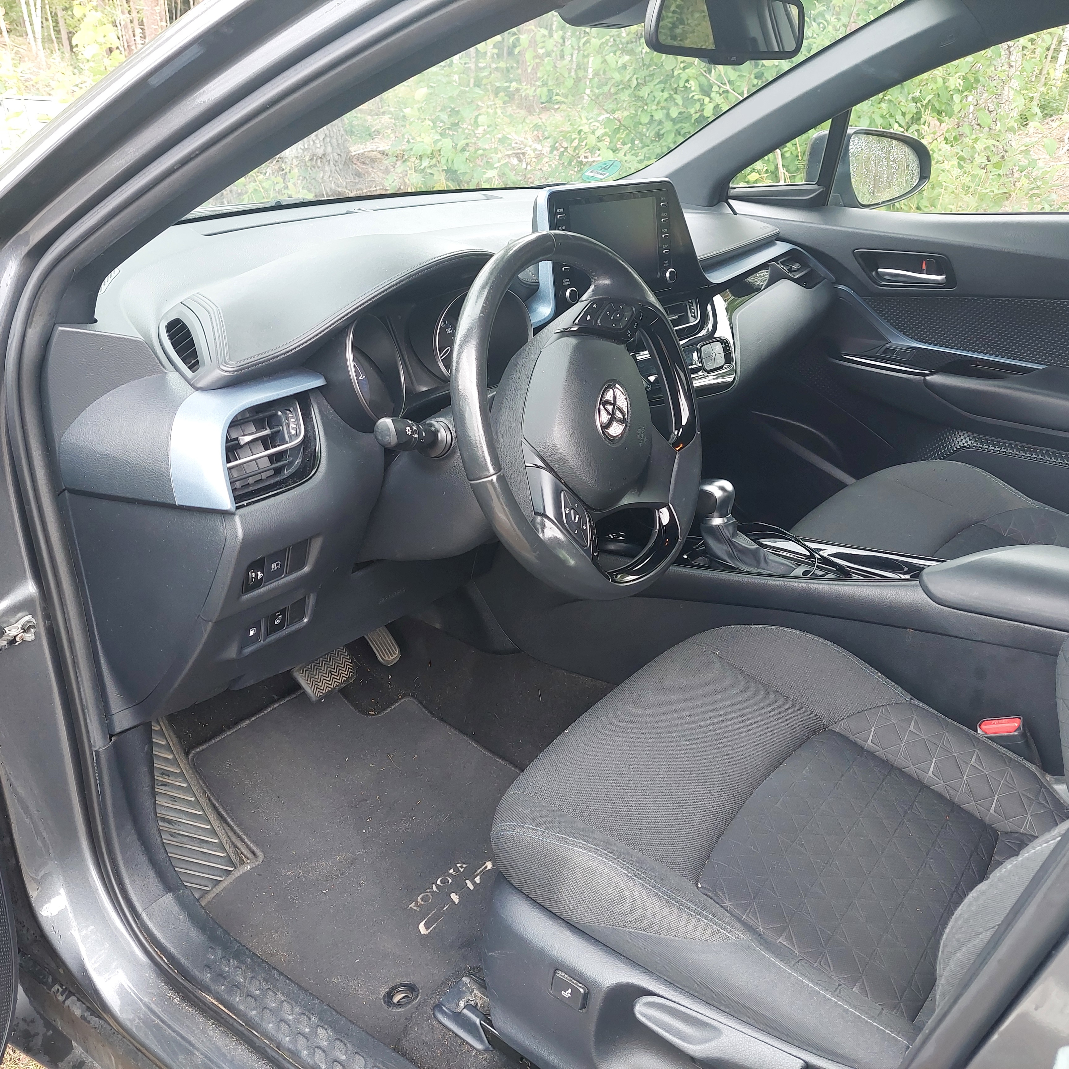 Toyota C-HR Hybrid CVT 2020, bild 4/6