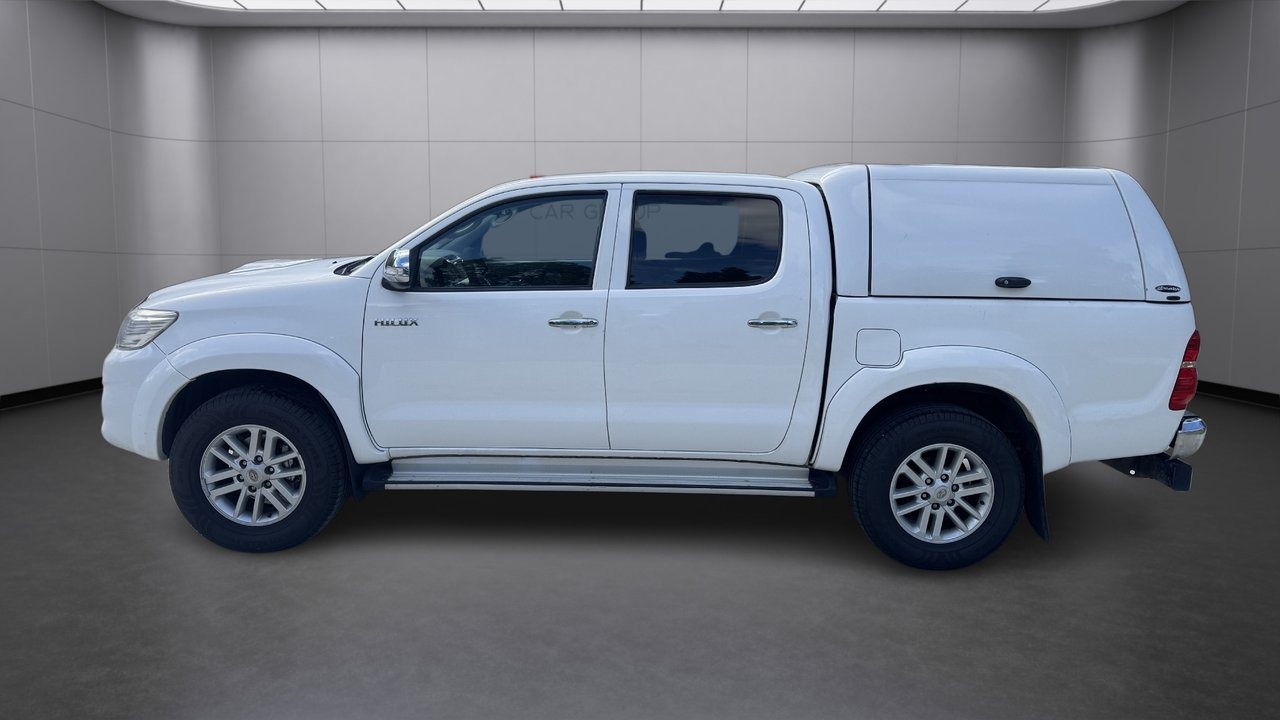 Toyota HiLux 2015, photo 2/10