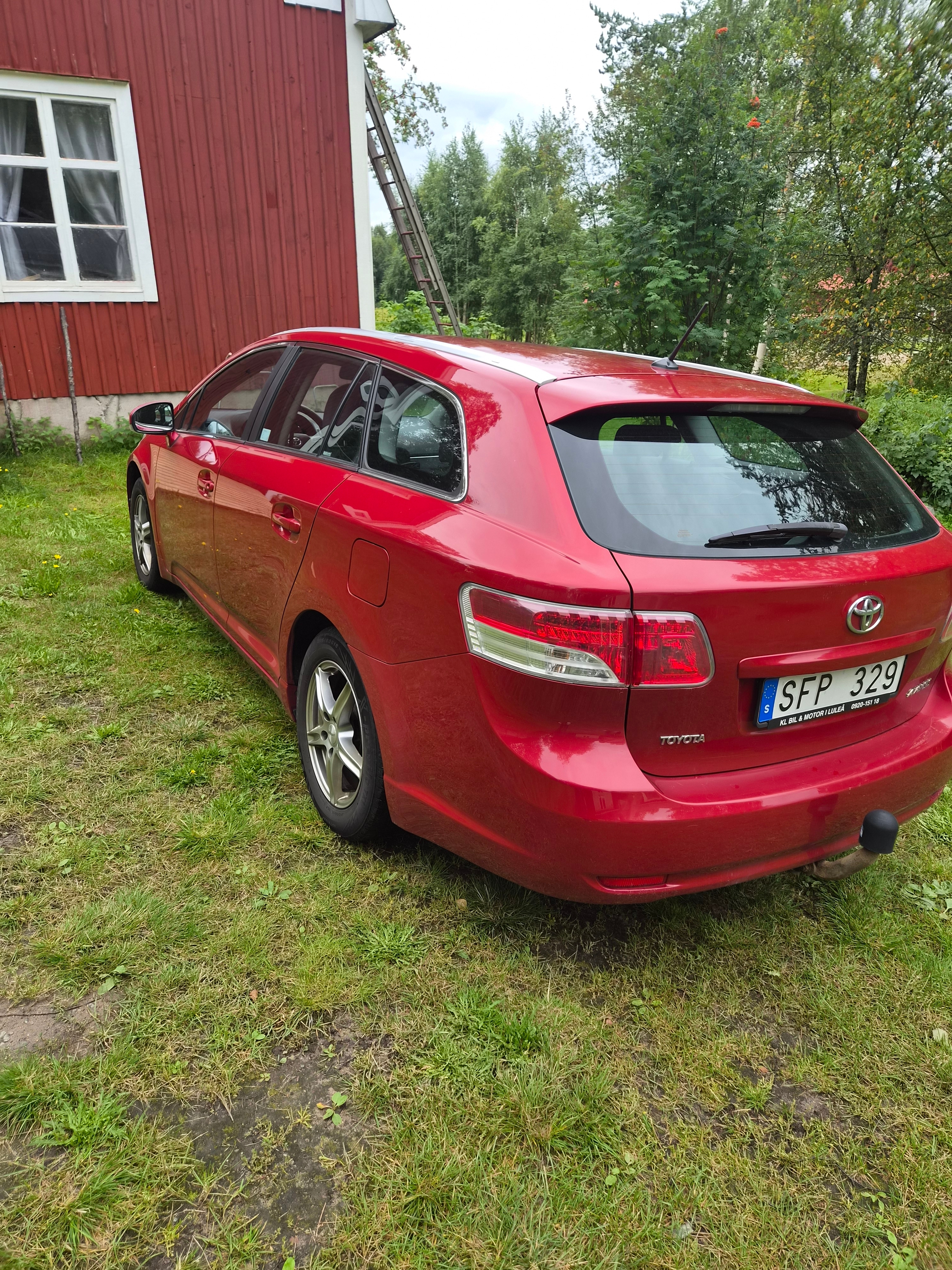 Toyota Avensis 2010, bild 4/5