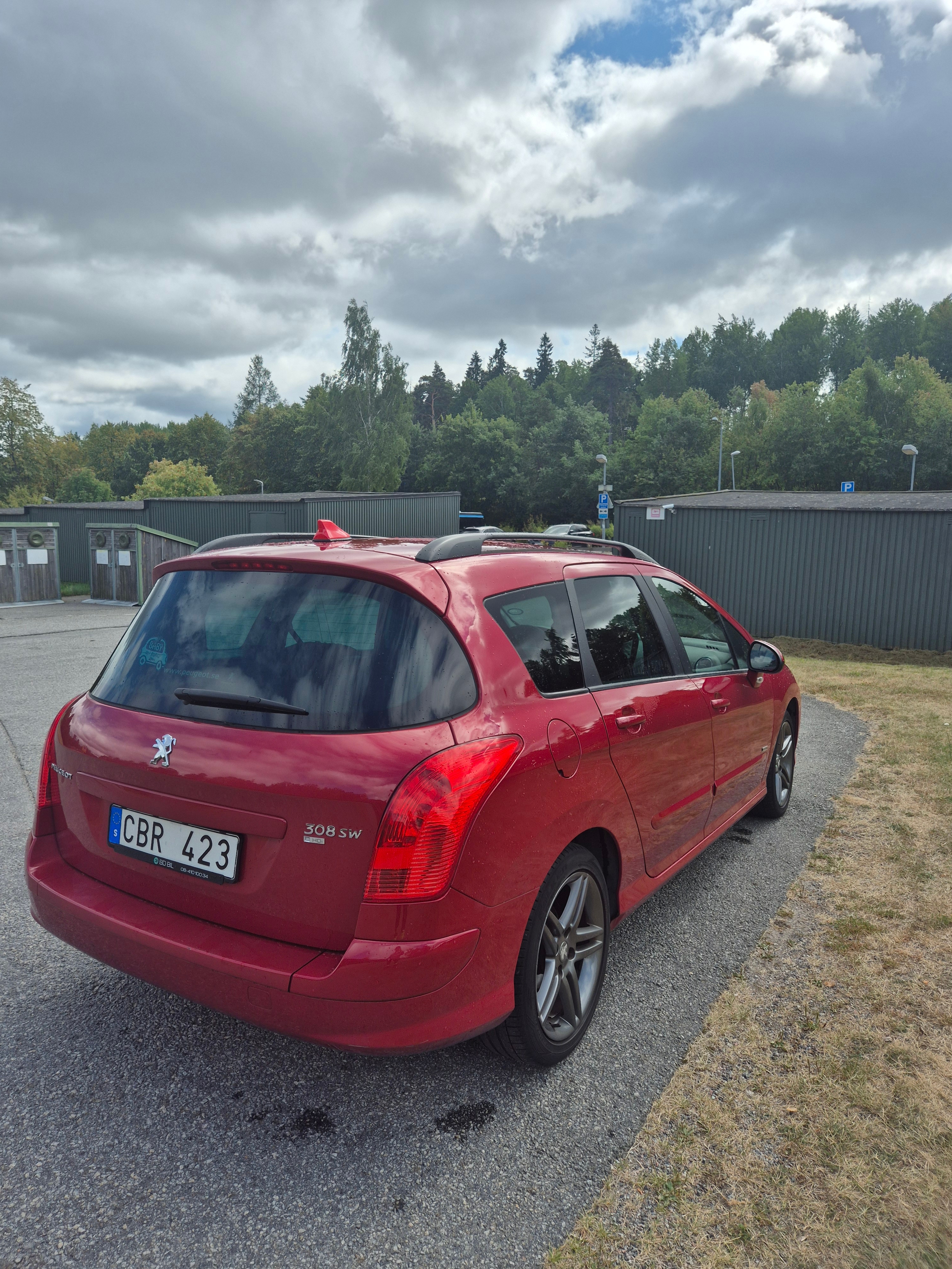 Peugeot 308 SW 1.6 e-HDi FAP Manuell 2012, kuva 2/10