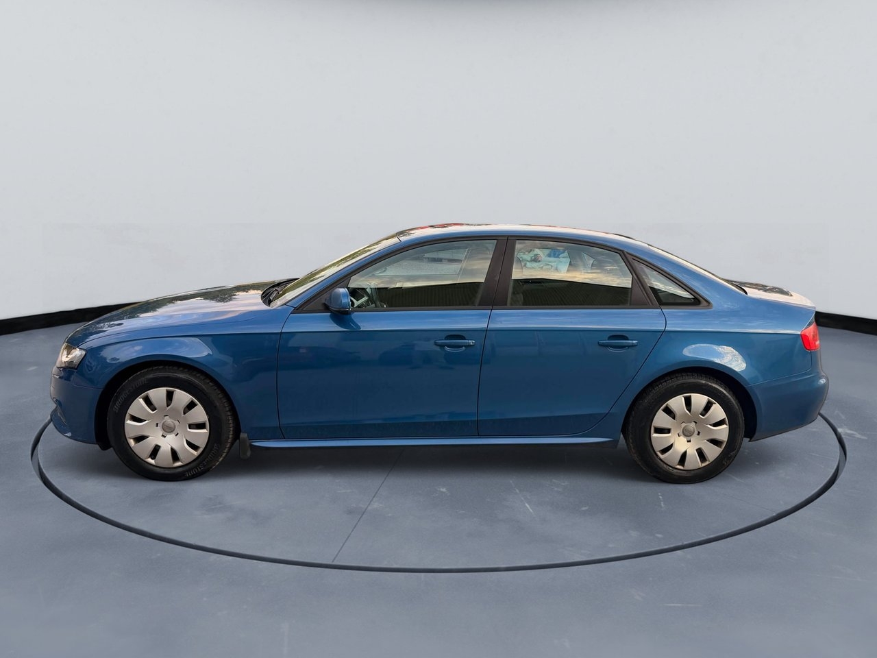 Audi A4 Sedan 2.0 TDI DPF 2011, photo 6/10