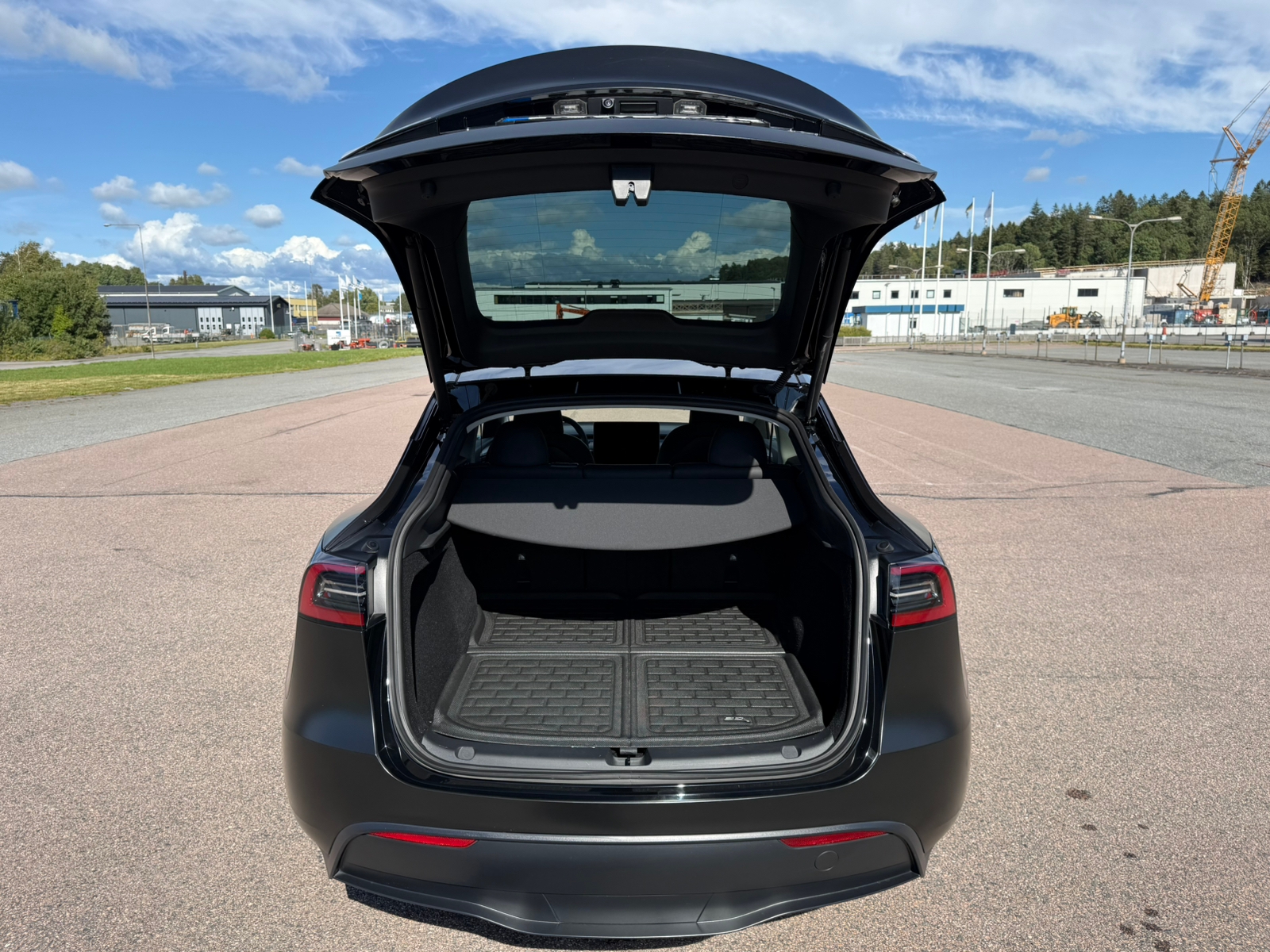 Tesla Model Y 2023, bild 5/10
