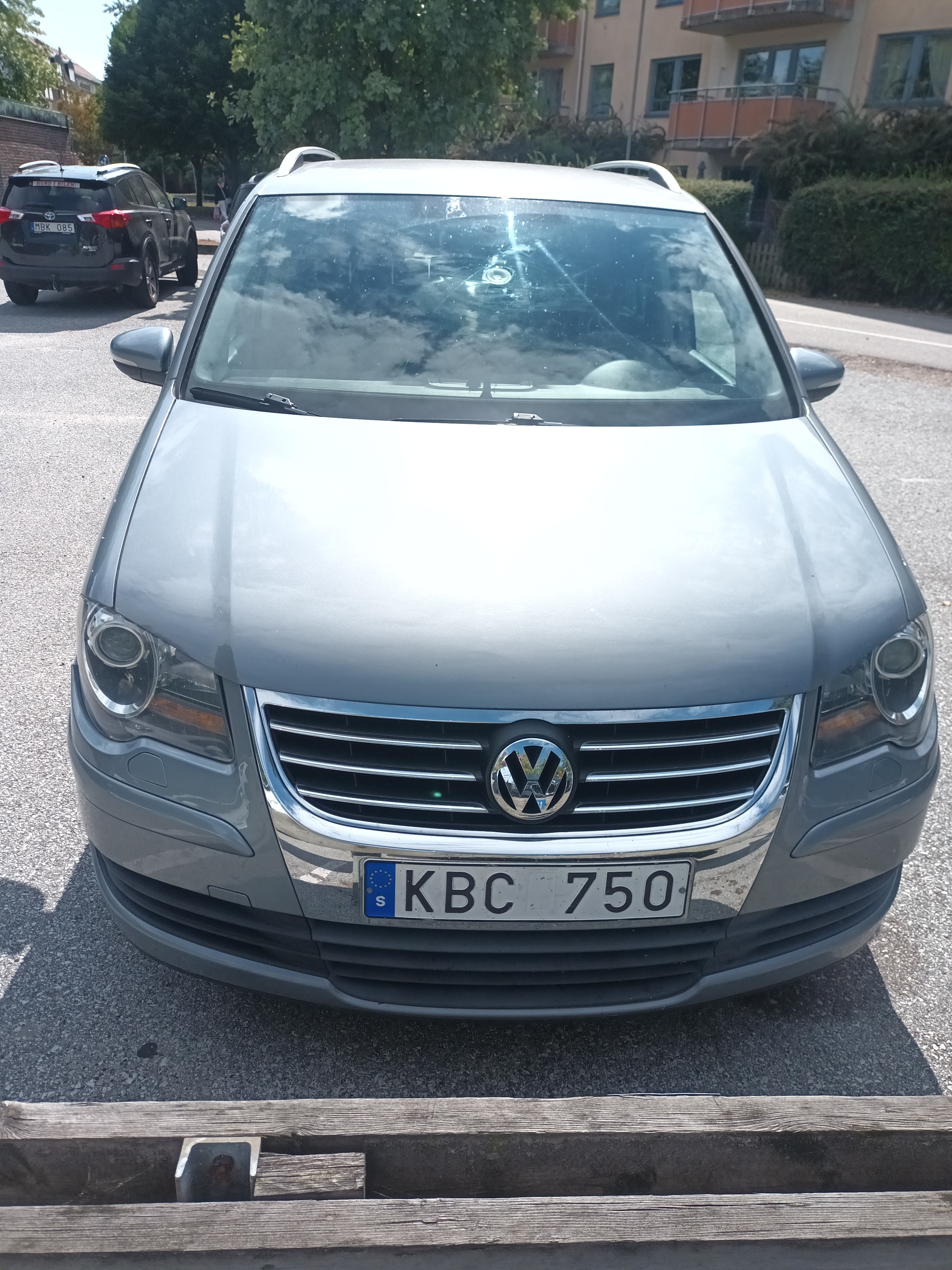 Volkswagen Touran 2010, photo 7/8