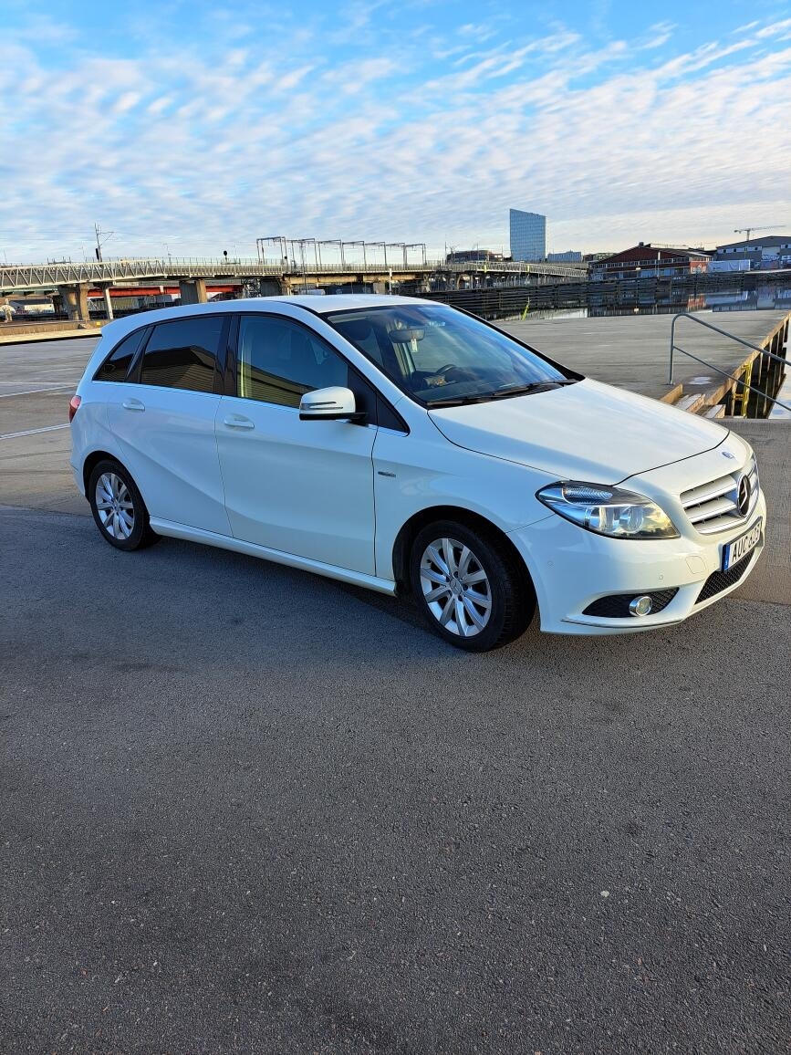 Mercedes-Benz B