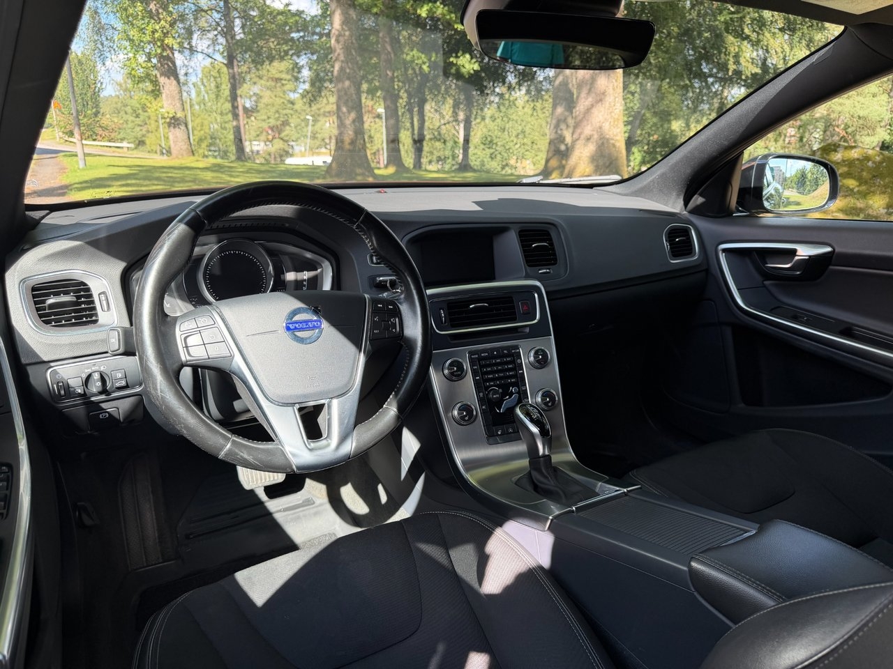 Volvo V60 Cross Country 2017, kuva 7/10