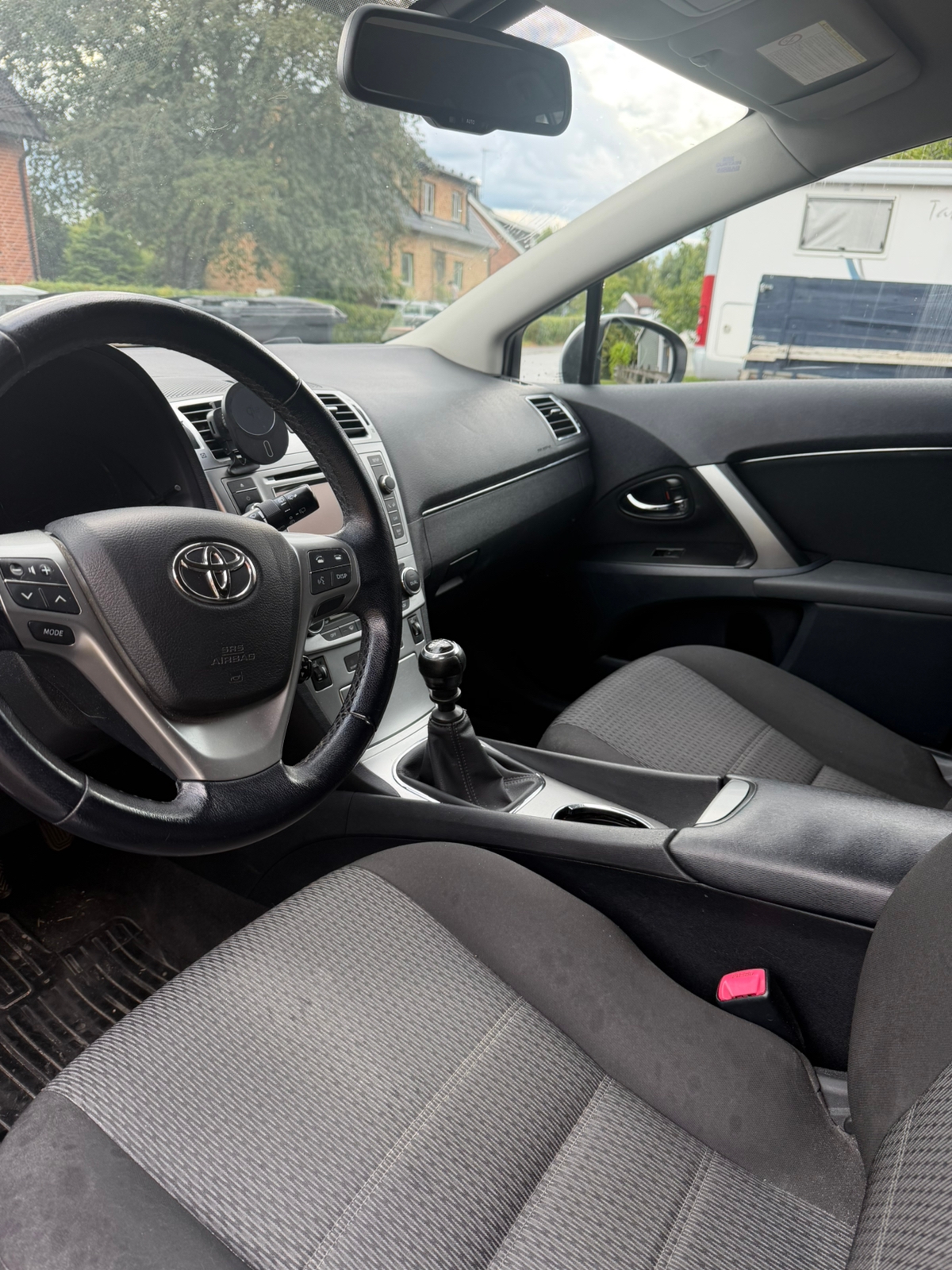 Toyota Avensis Kombi 2.0 D-4D Manuell 2013, bild 5/5