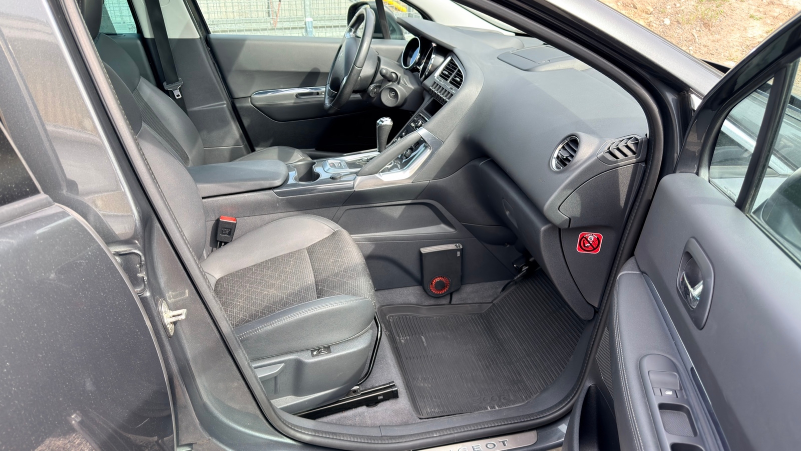 Peugeot 3008 1.6 BlueHDi EAT 2015, bild 6/9