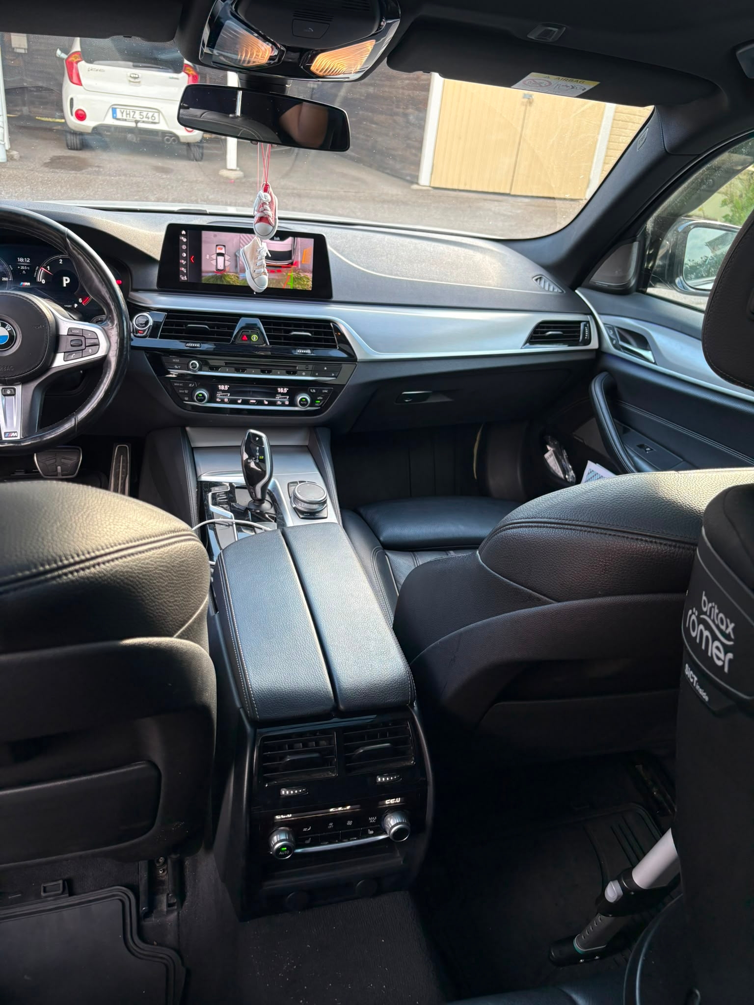 BMW 520 d xDrive Touring Steptronic 2019, bild 3/10