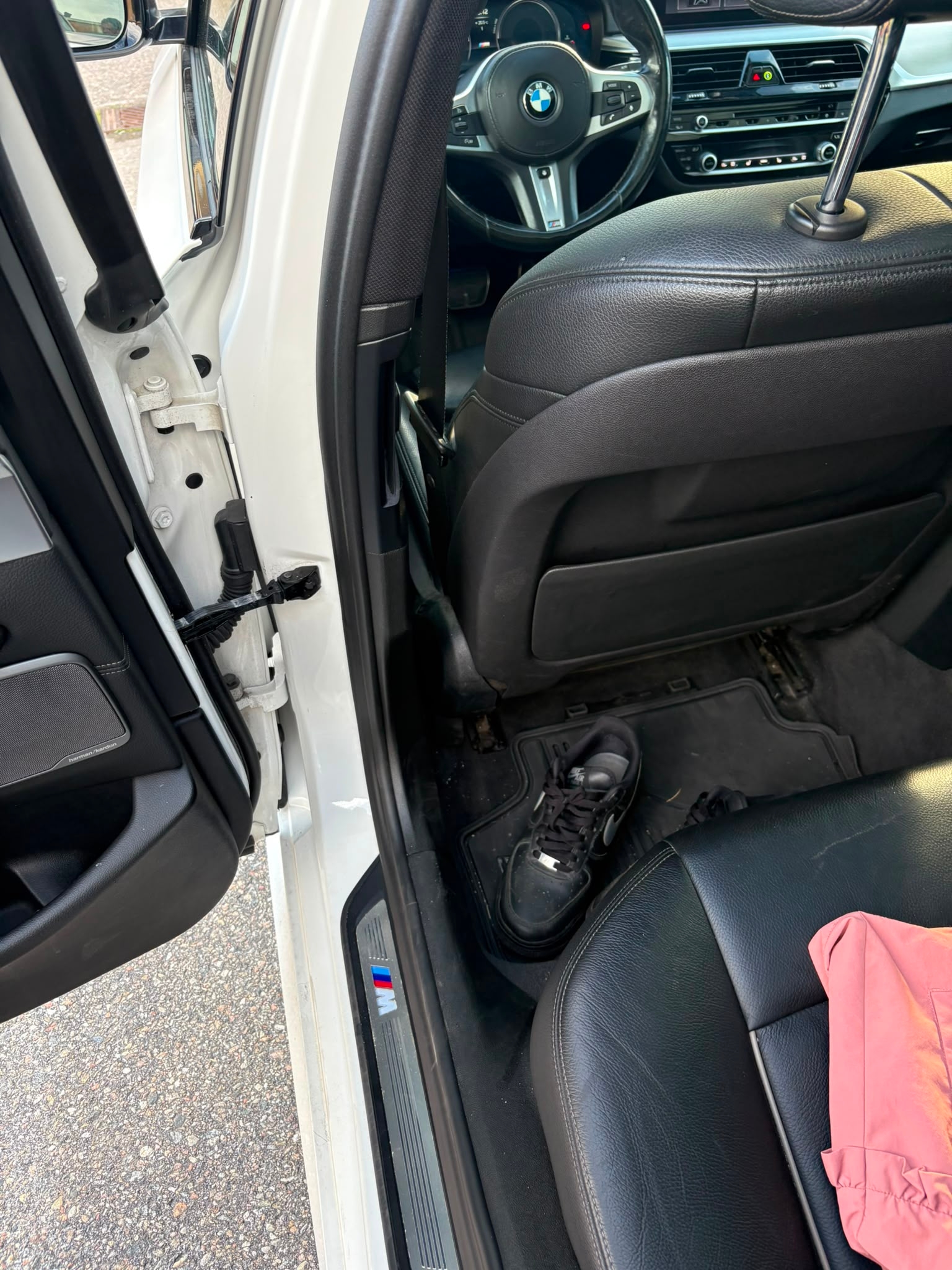 BMW 520 d xDrive Touring Steptronic 2019, bild 6/10