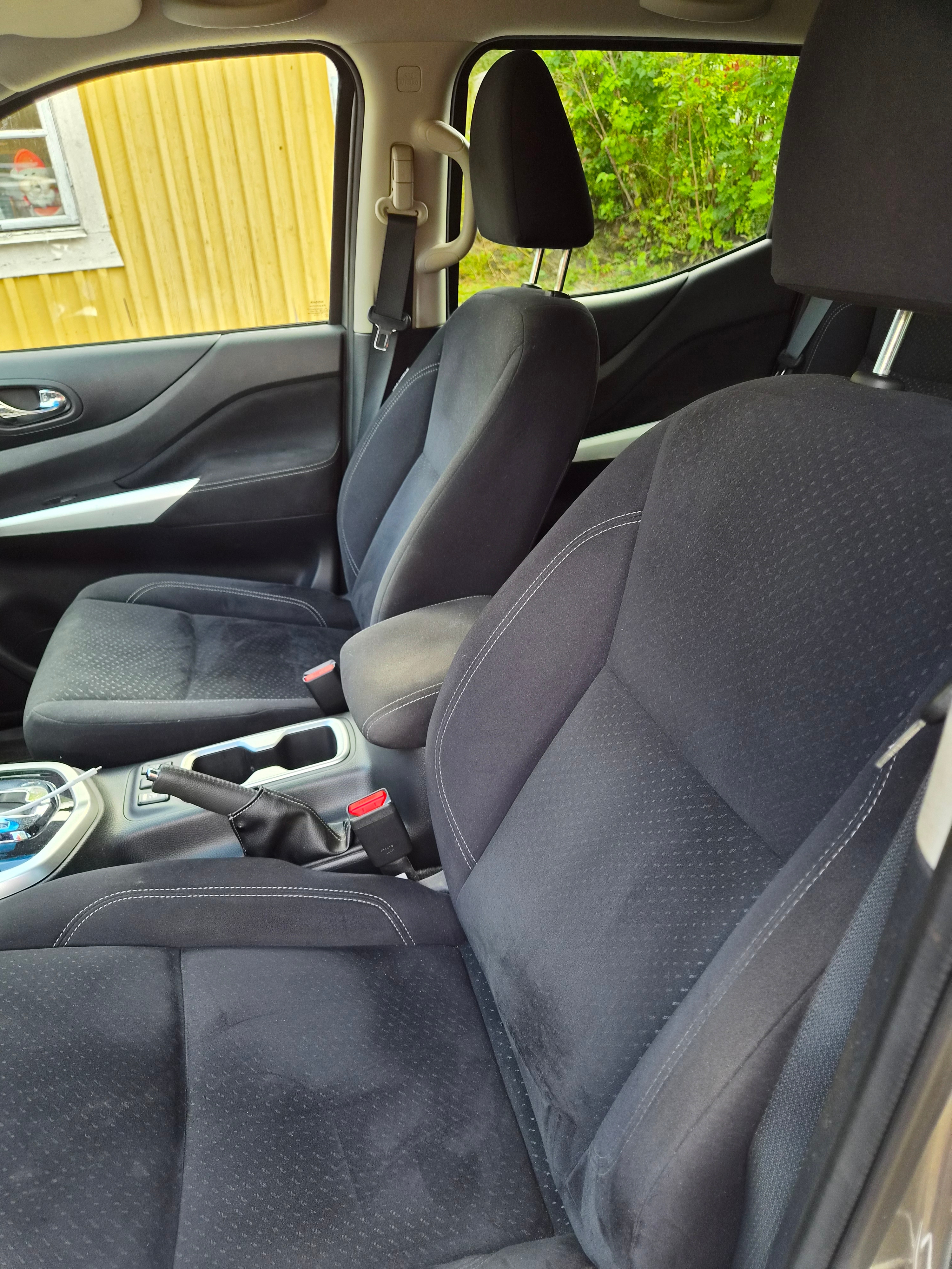 Nissan Navara 2016, photo 6/7