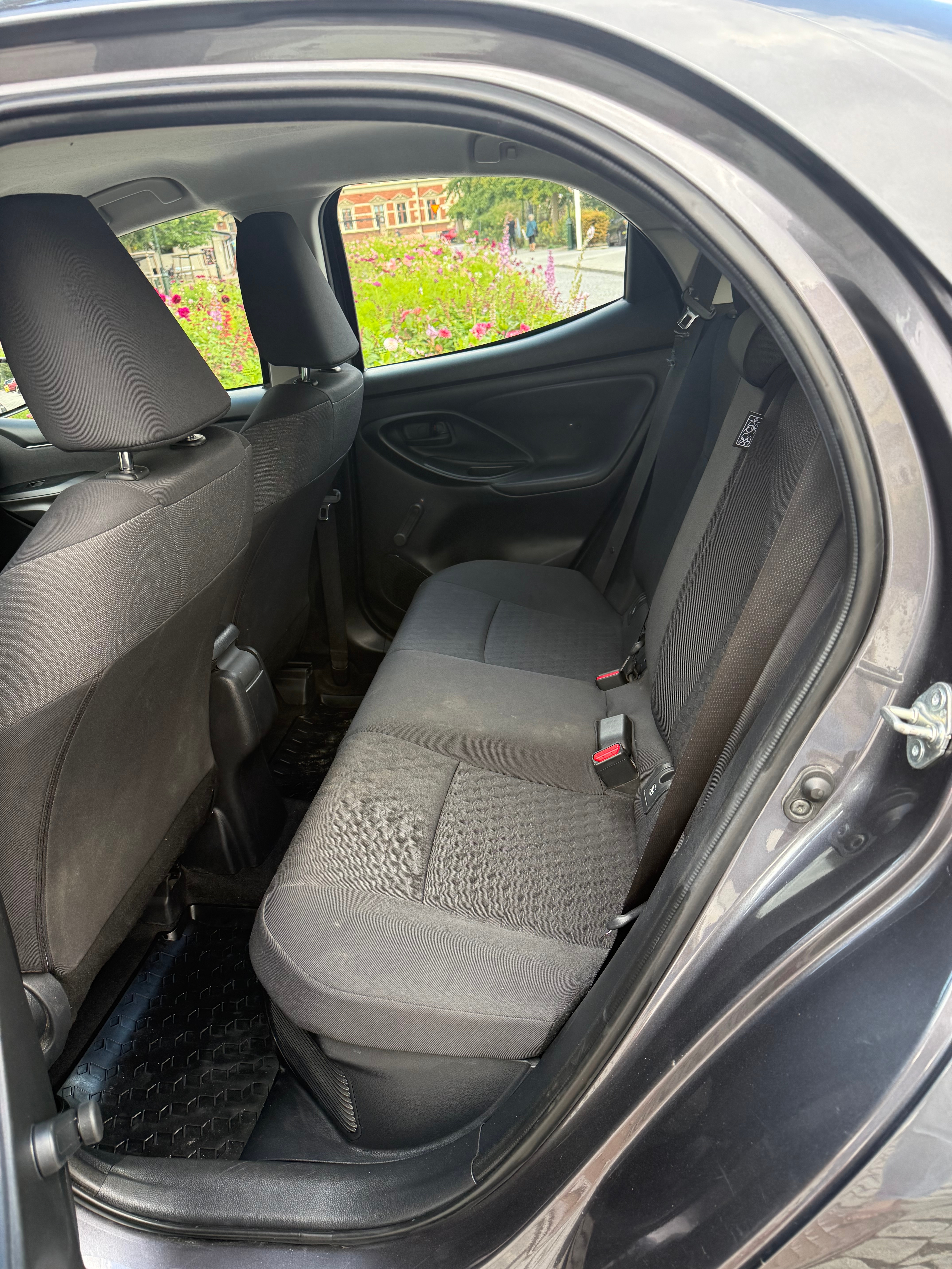Toyota Yaris Hybrid CVT 2022, bild 7/10