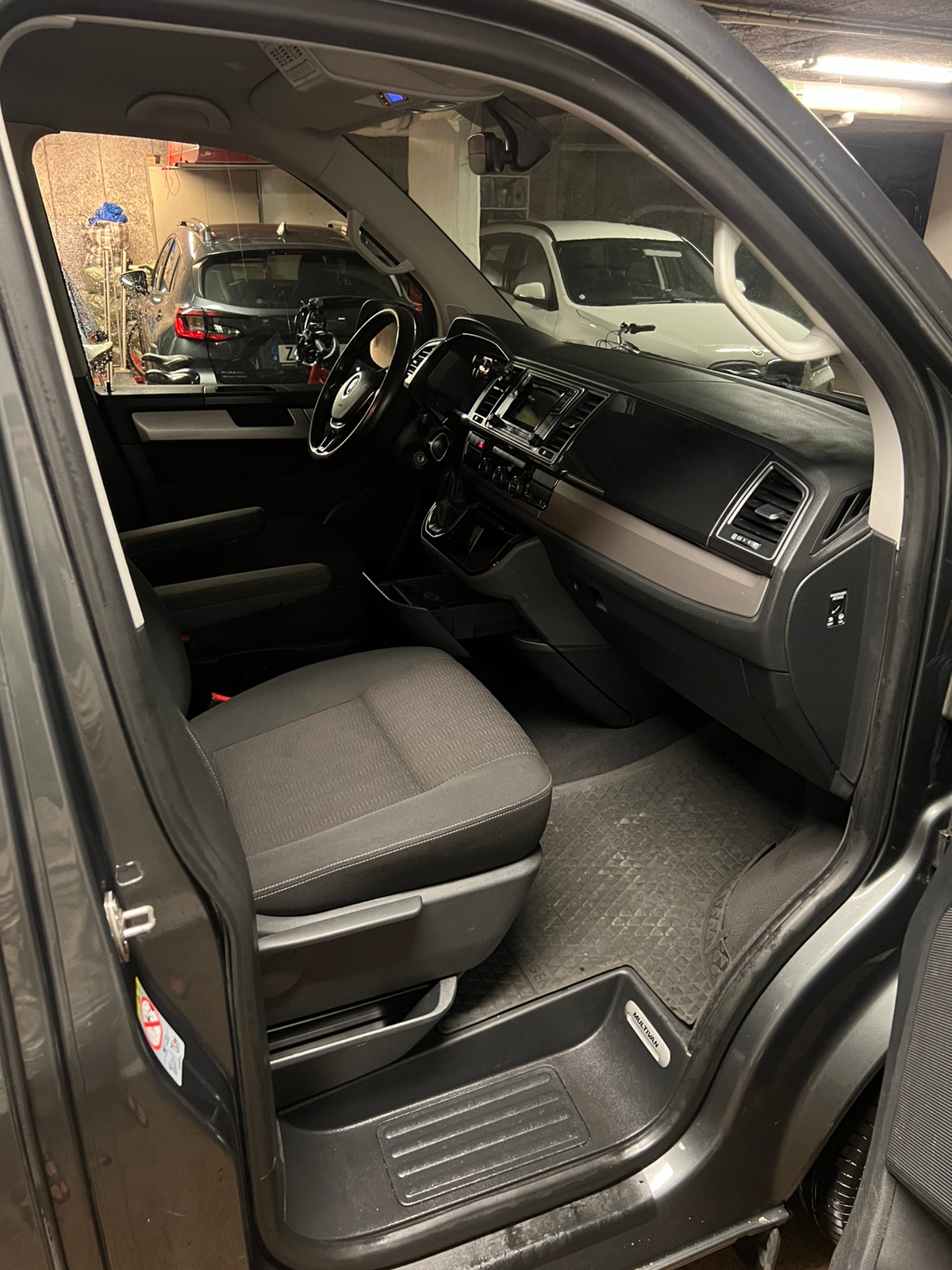 Volkswagen Multivan 2017, bild 7/10