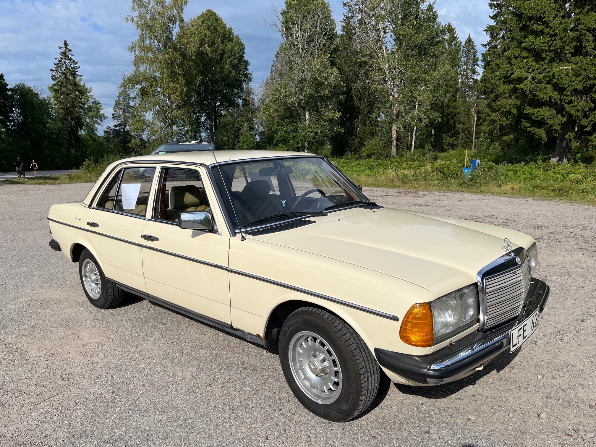 Mercedes-Benz 200