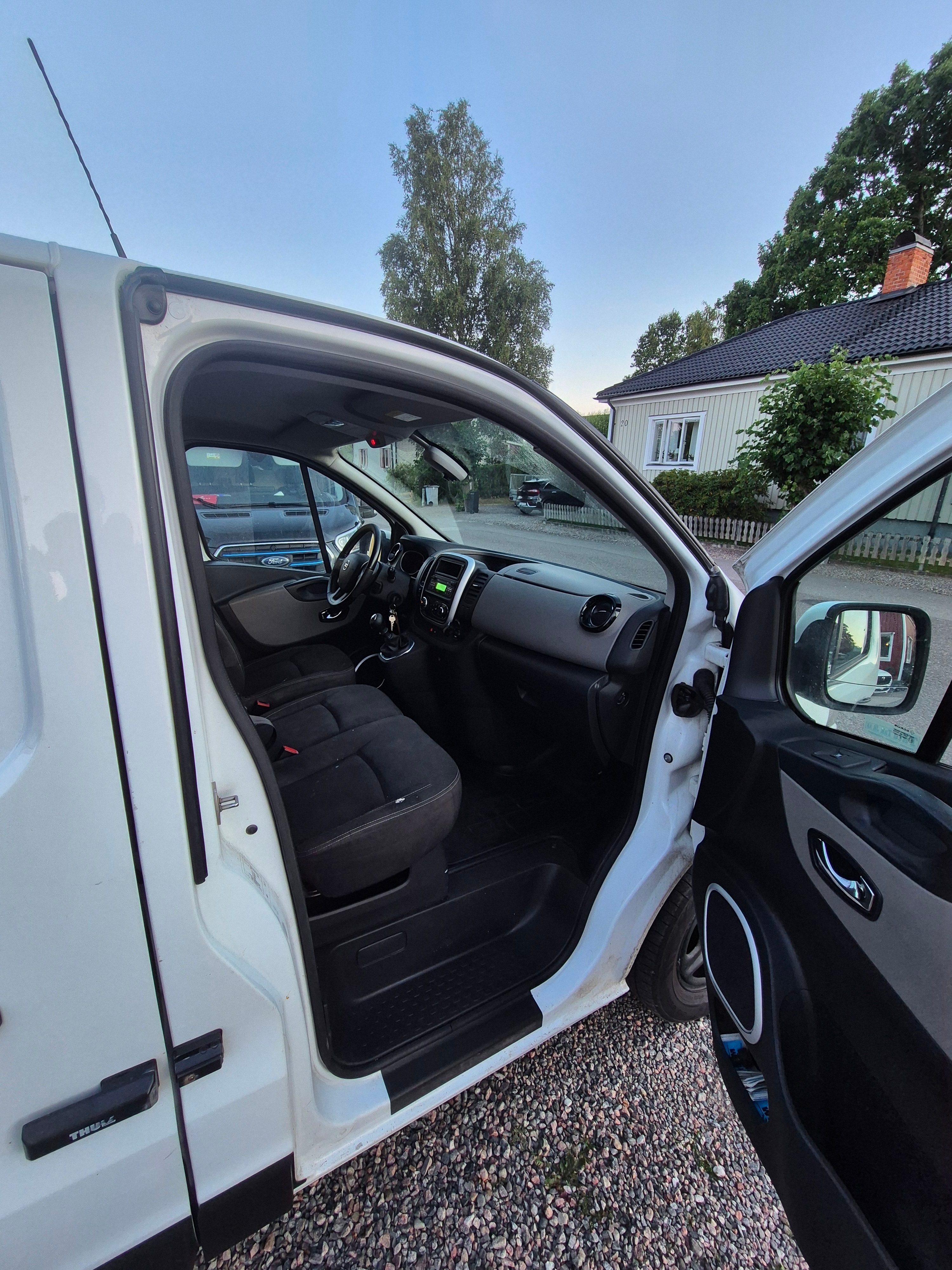 Nissan NV300 2017, bild 6/10