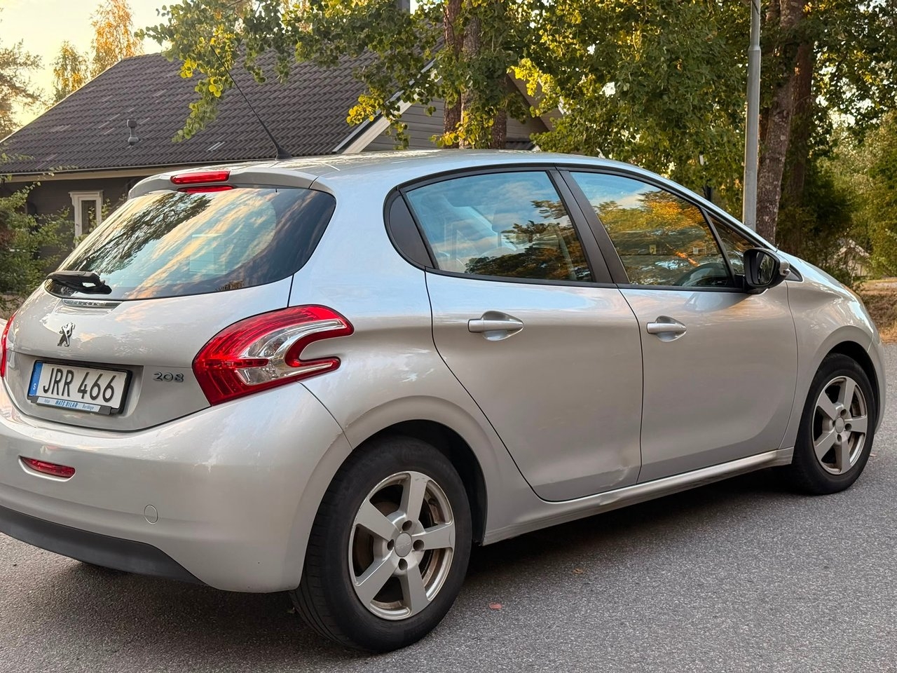 Peugeot 208 5-dörrar 1.2 PureTech 2015, bild 4/10